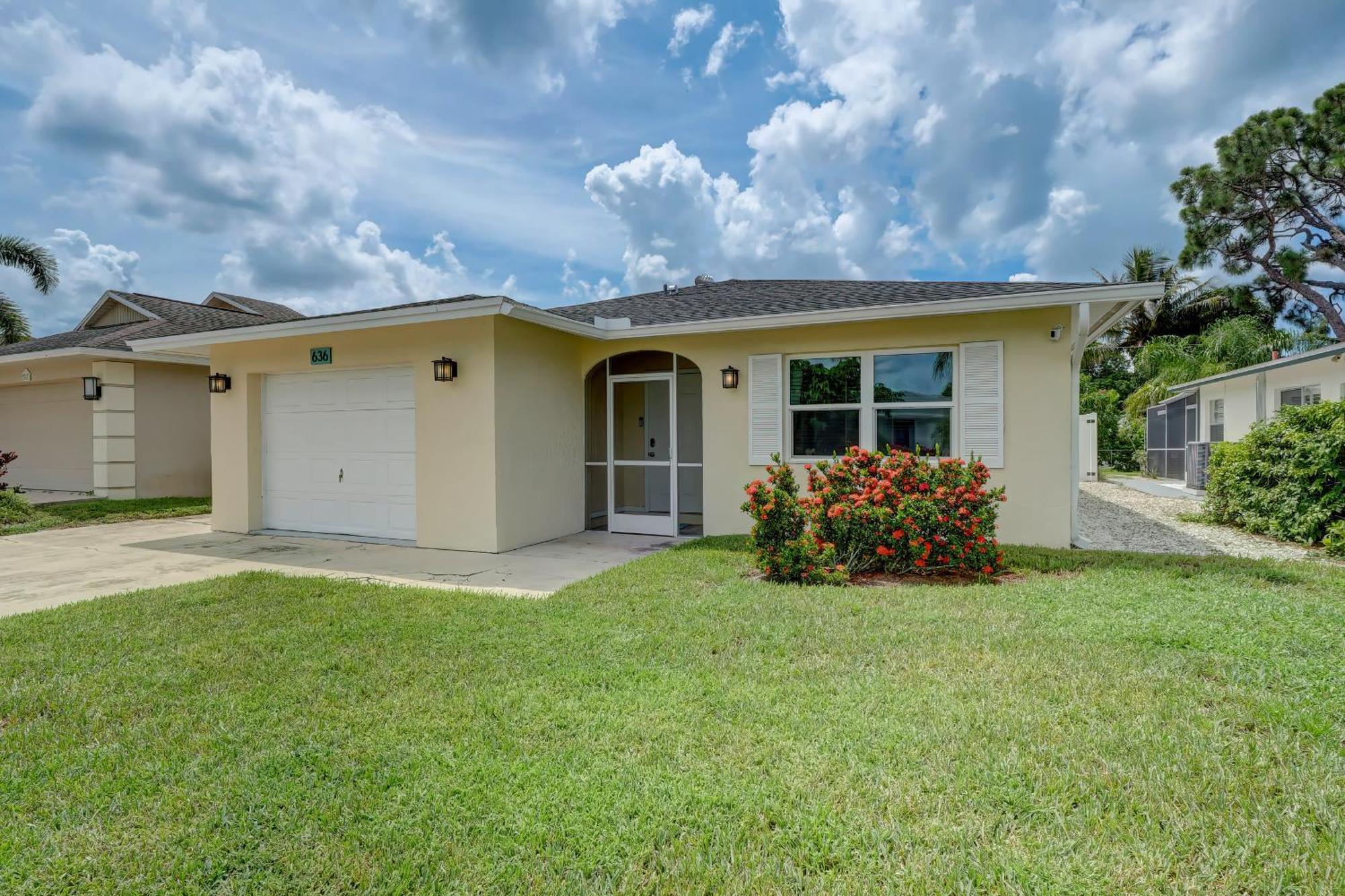 Holiday home Quaint Florida Getaway Near Vanderbilt Naples
