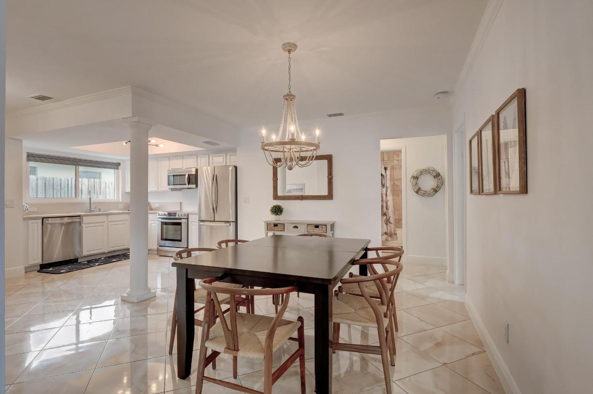 Quaint Florida Getaway Near Vanderbilt Holiday home *