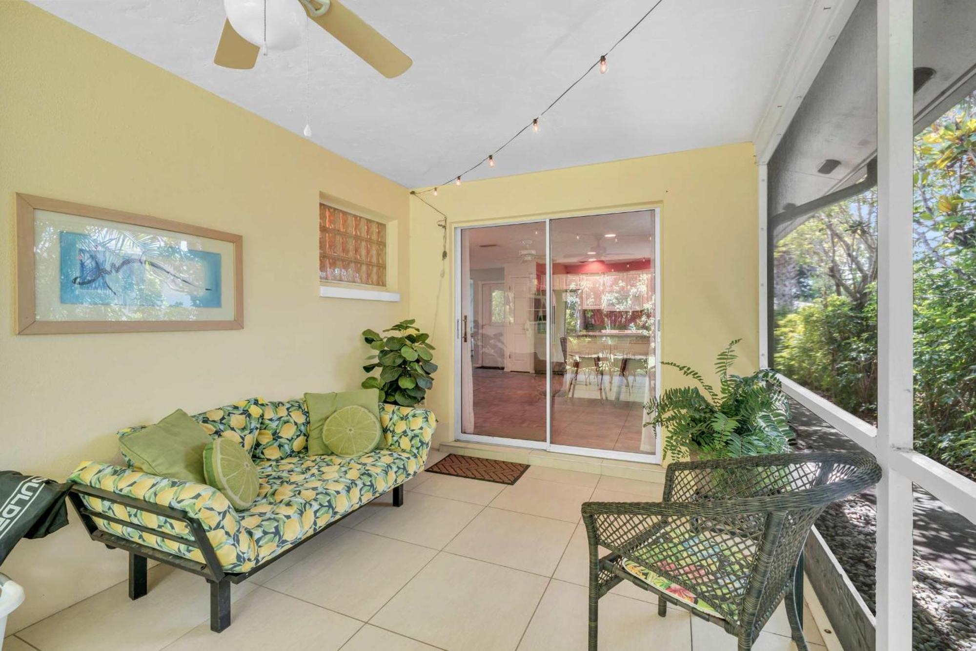 Holiday home Coastal Bliss Retreat Eclectic Charm *