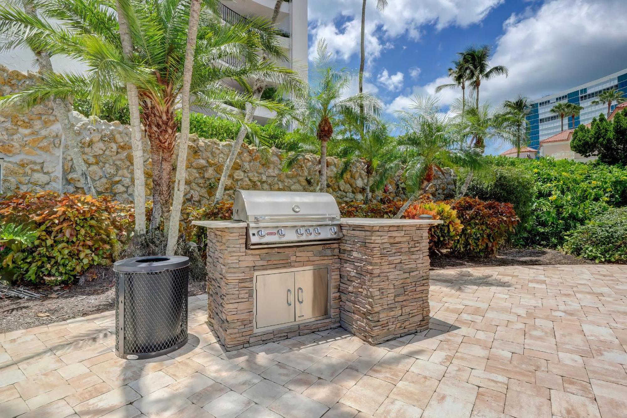 8th Floor Horizon House With Direct Access And Gulf Views * Naples