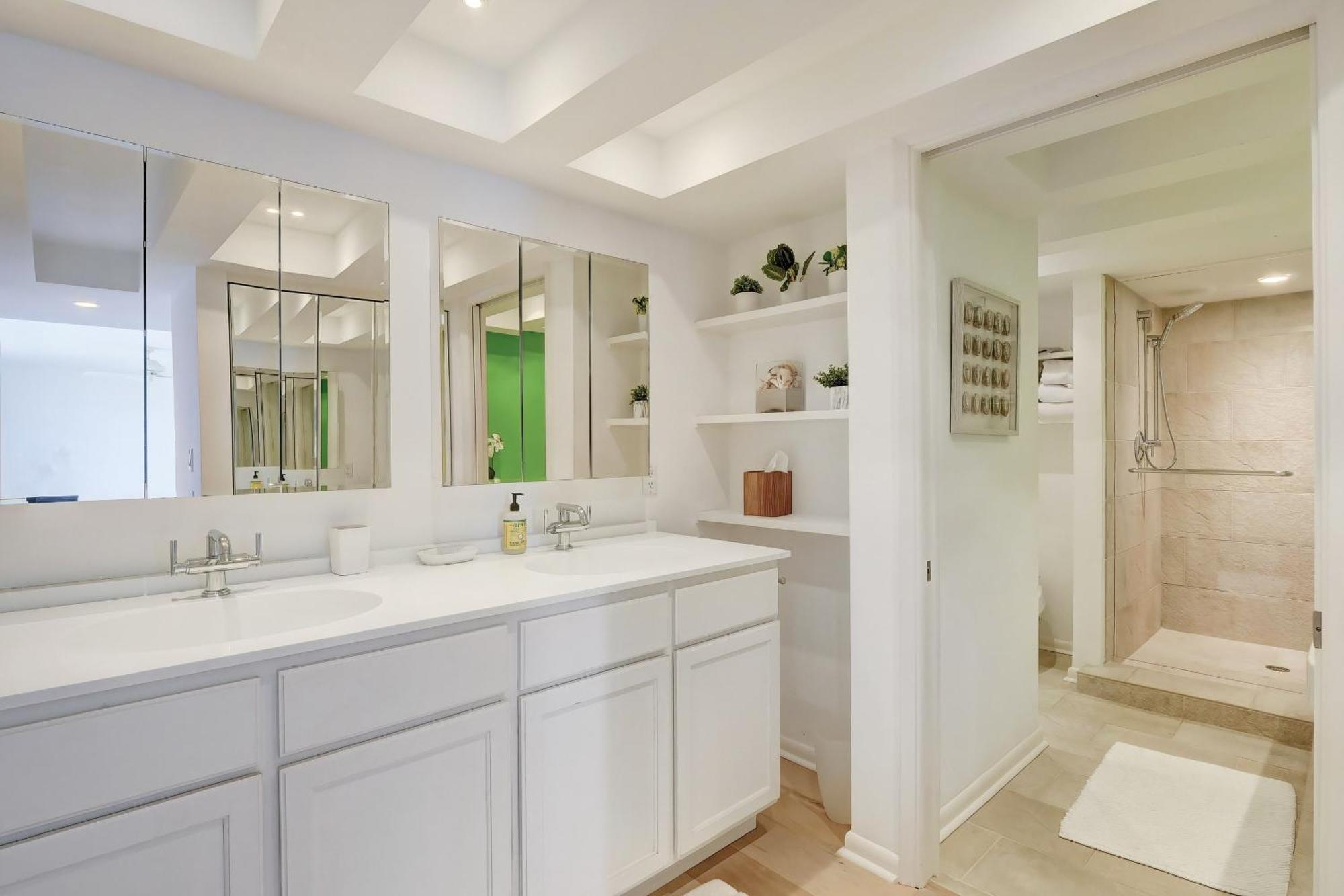 8th Floor Horizon House With Direct Access And Gulf Views * Naples