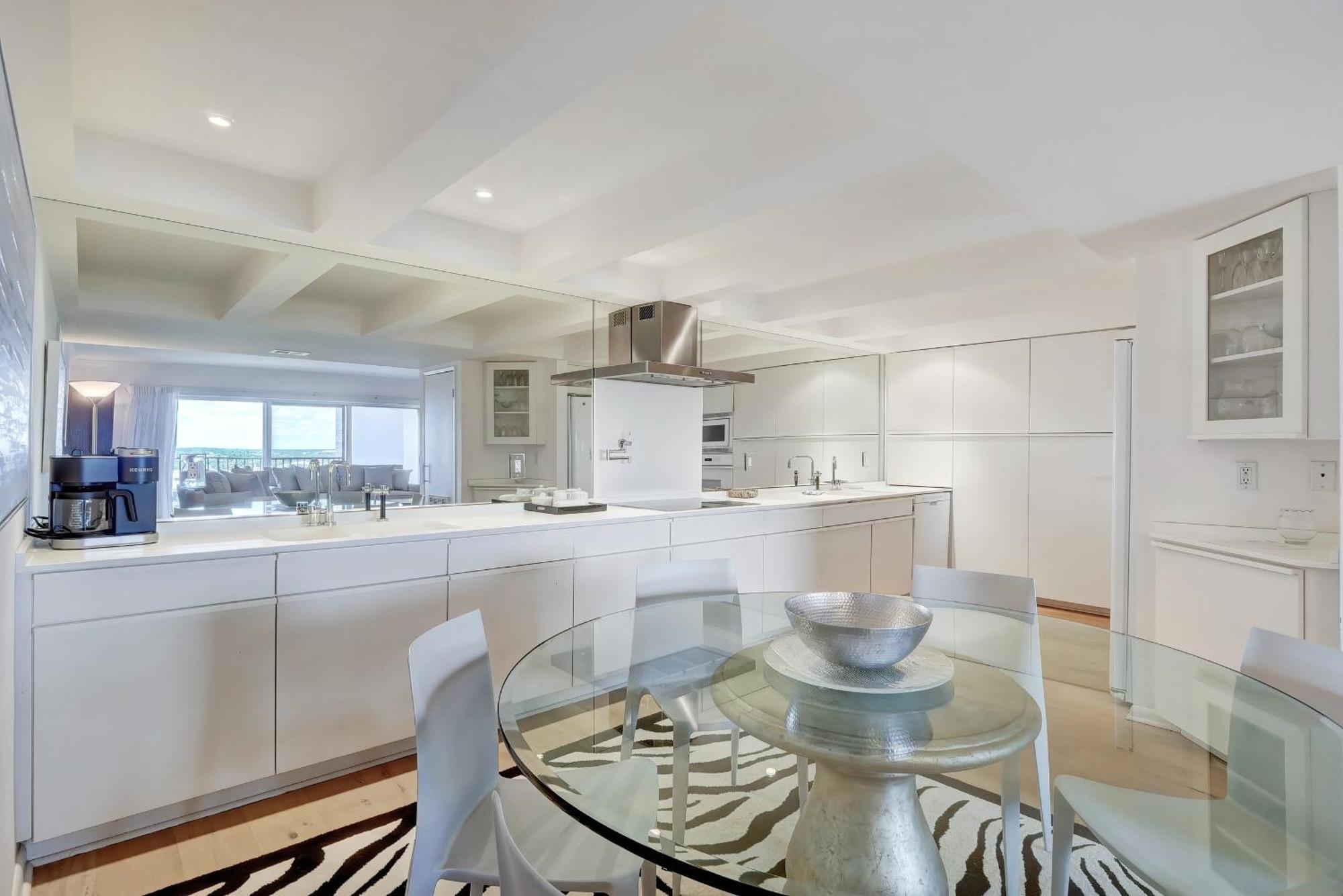 8th Floor Horizon House With Direct Access And Gulf Views Naples