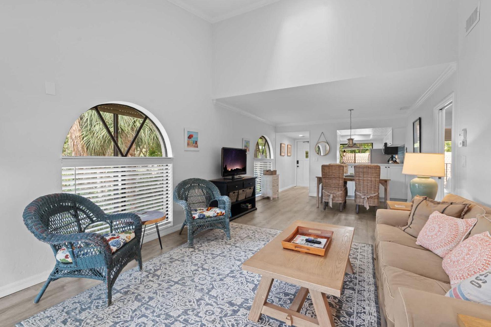 Completely Refurbished Centrally Located In Holiday home Naples