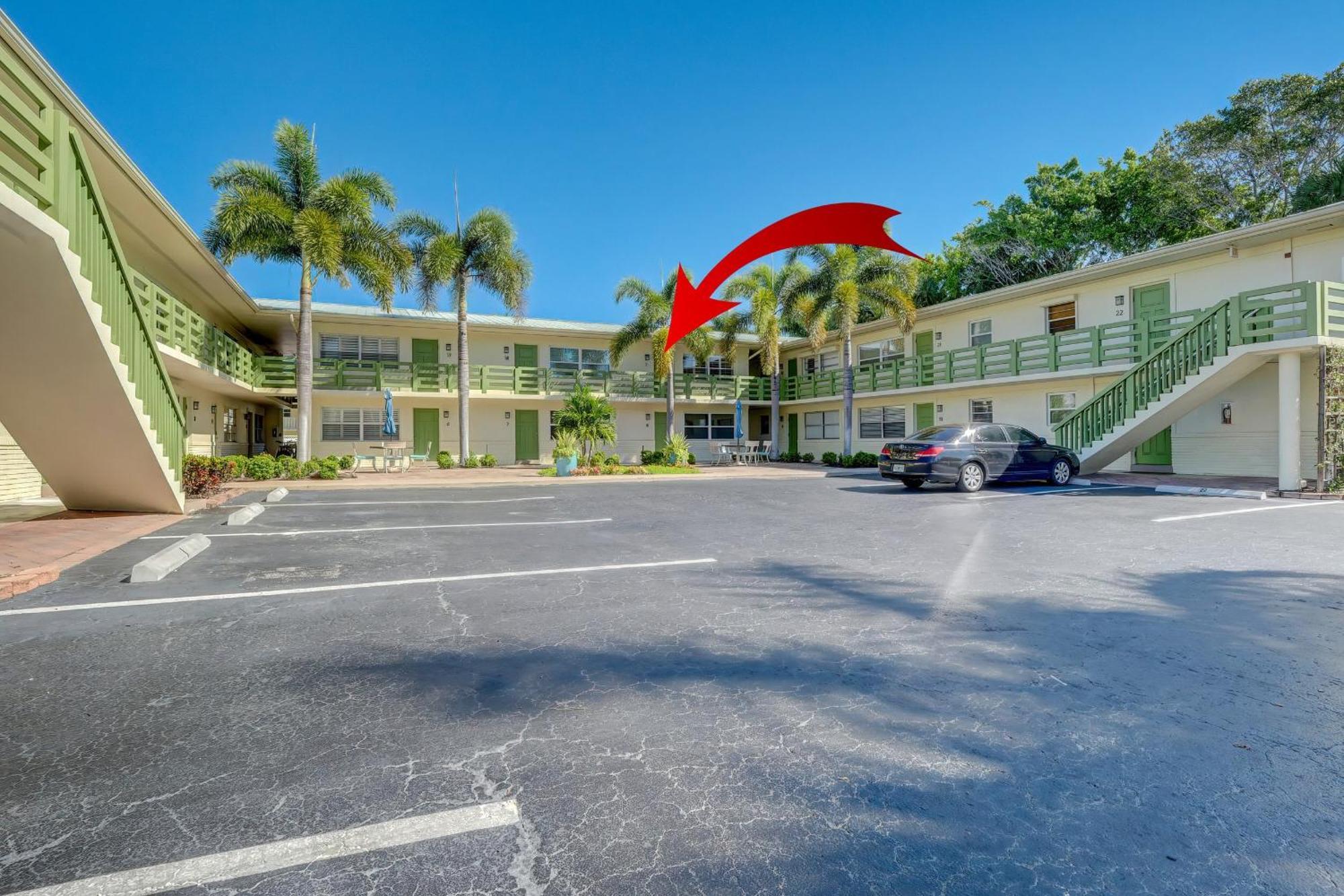 Walk To The And Downtown From Our Totally Upgraded