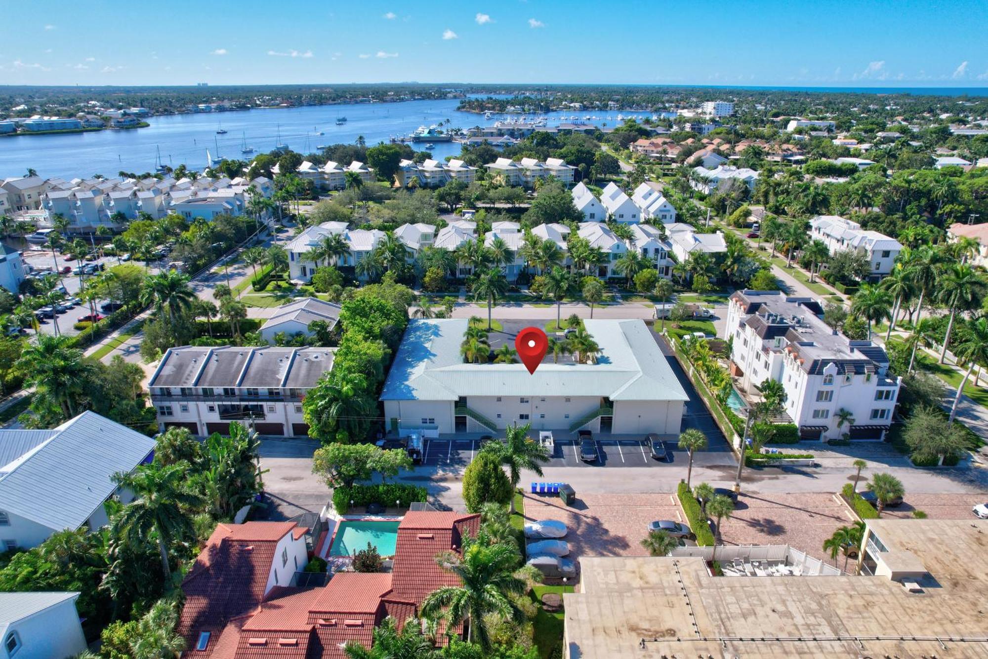 Walk To The And Downtown From Our Totally Upgraded Holiday home Naples