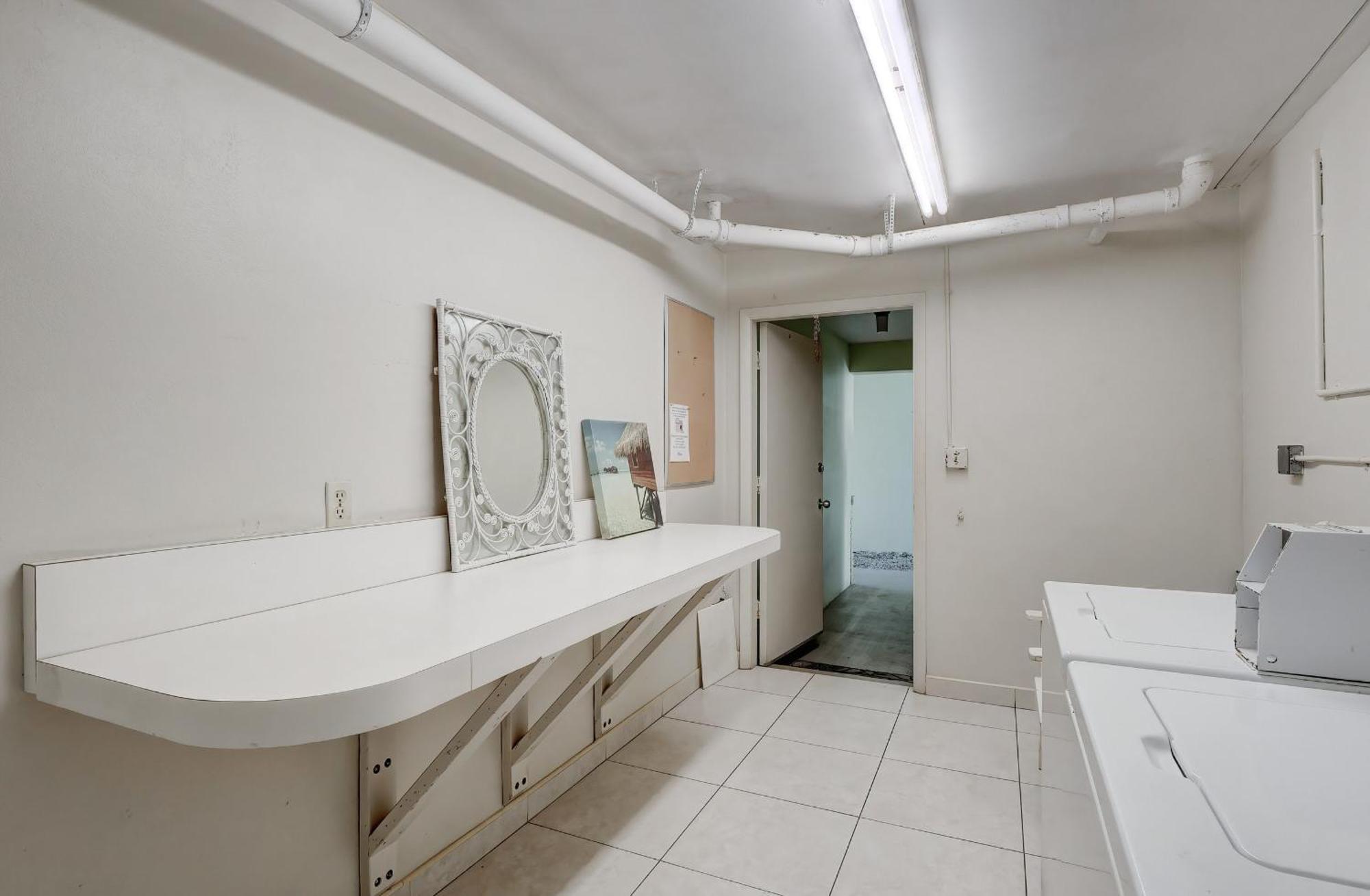 Walk To The And Downtown From Our Totally Upgraded Holiday home Naples