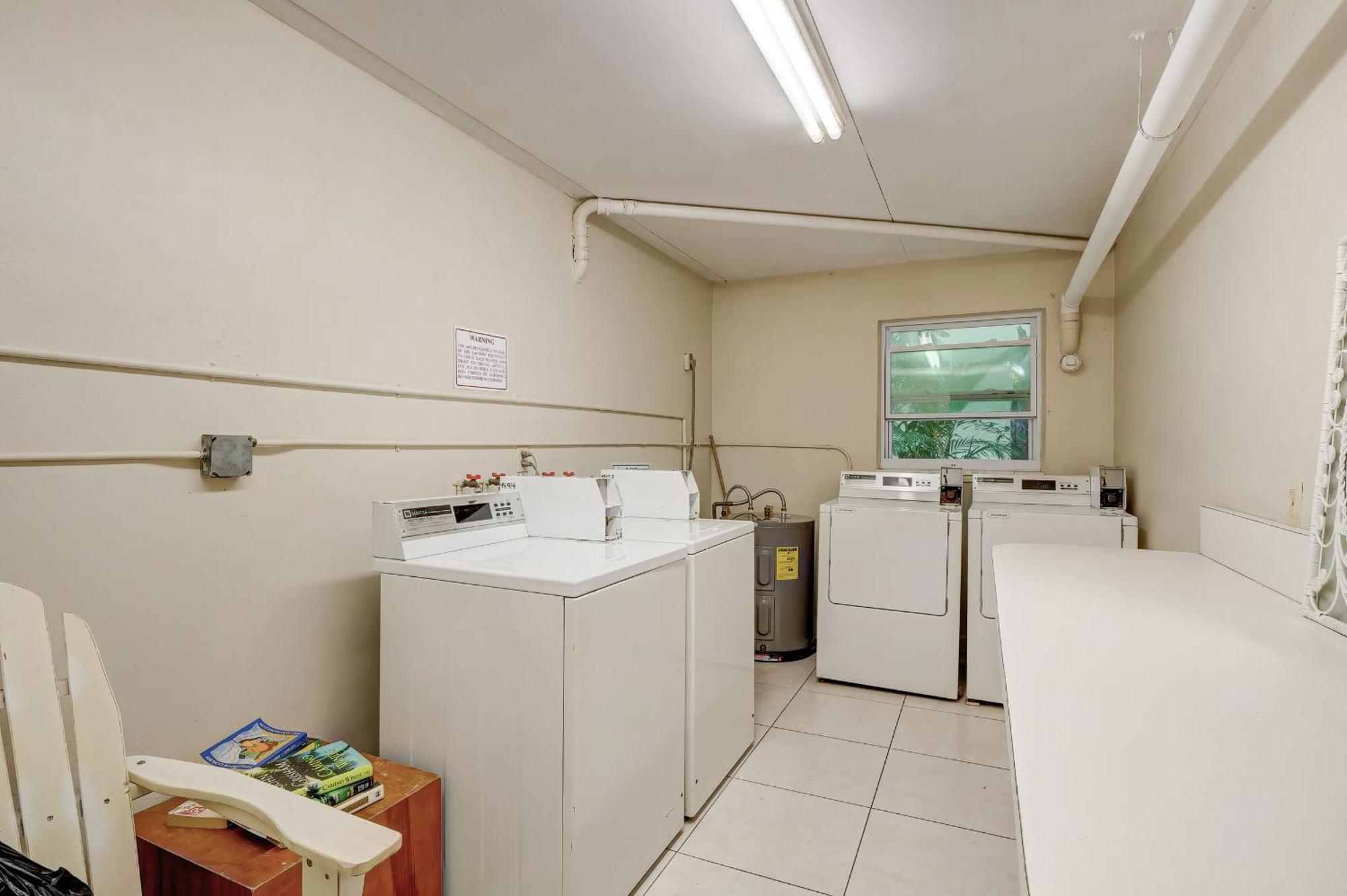 Walk To The And Downtown From Our Totally Upgraded Holiday home Naples