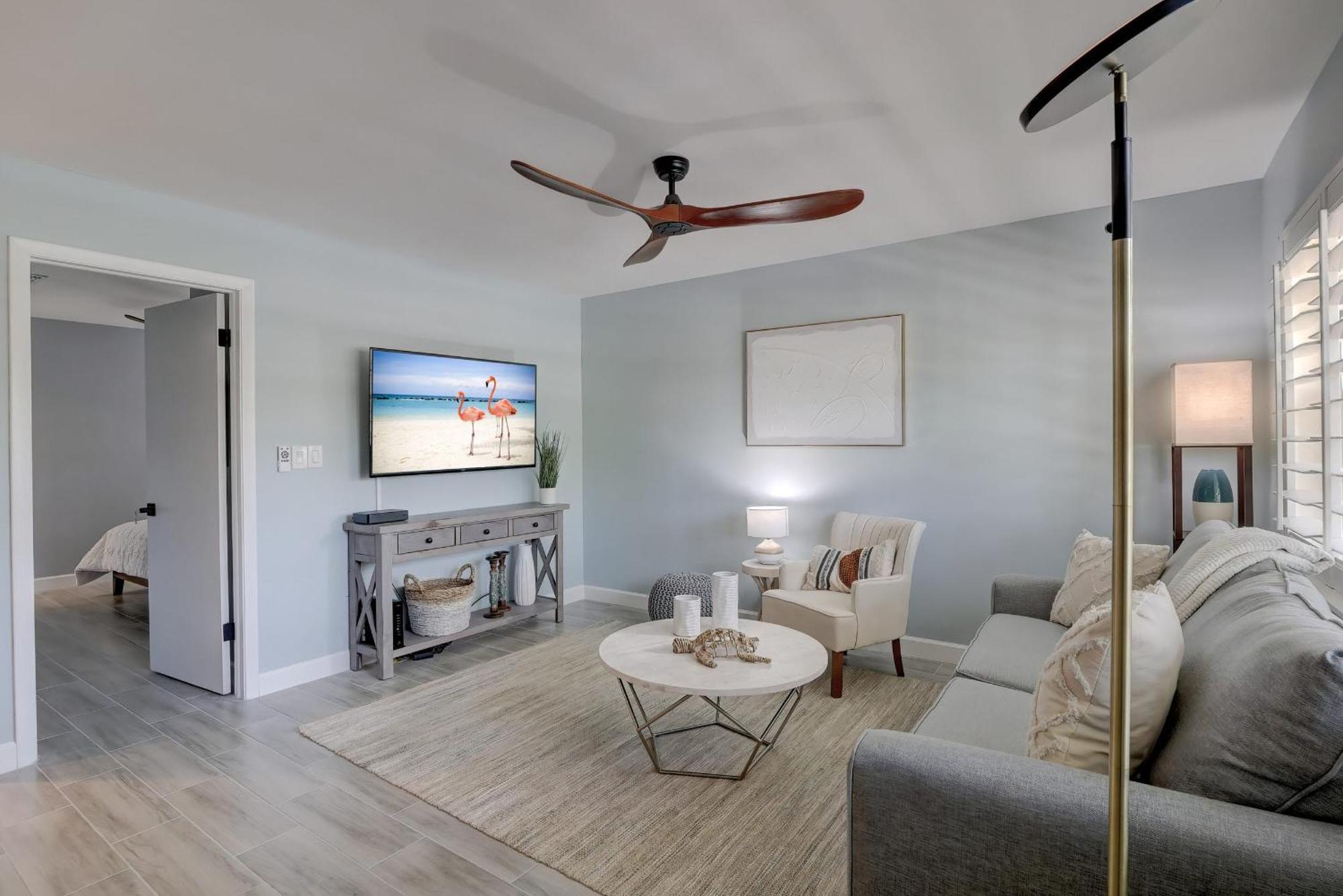 Walk To The And Downtown From Our Totally Upgraded *