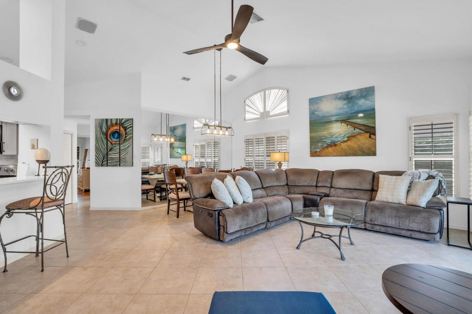 Charming With Large Lanai In Lakeside Of *