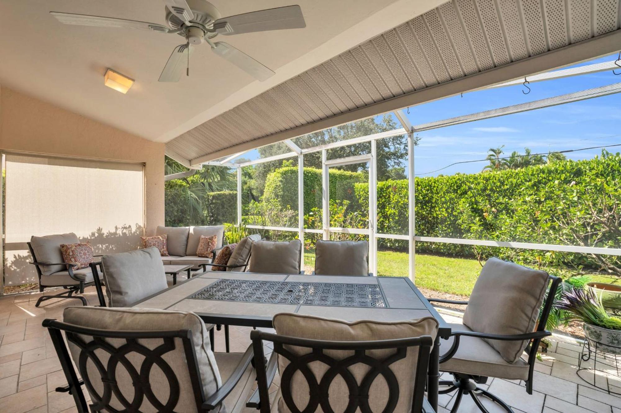 Charming With Large Lanai In Lakeside Of Holiday home Naples