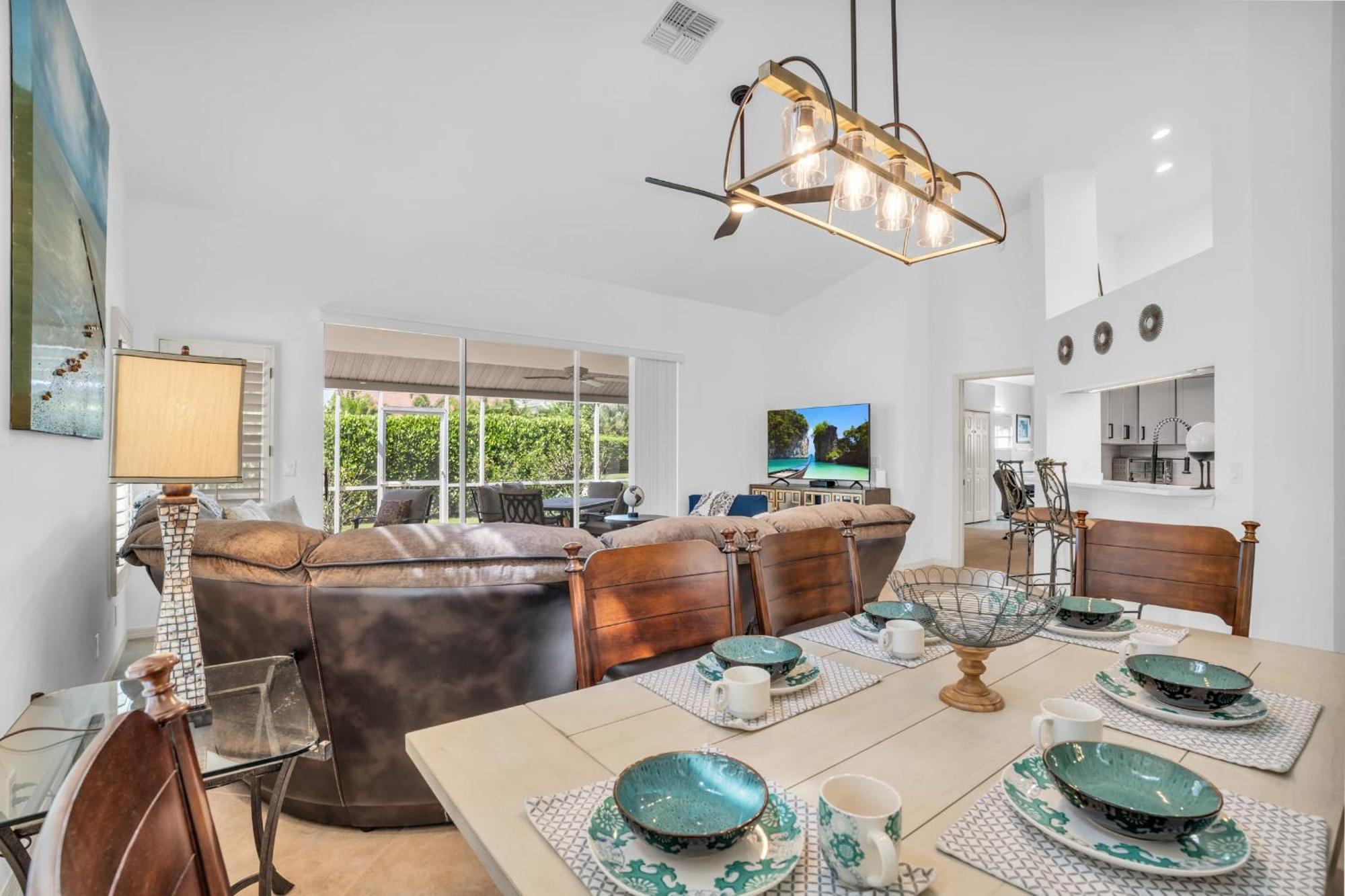 Charming With Large Lanai In Lakeside Of Holiday home Naples