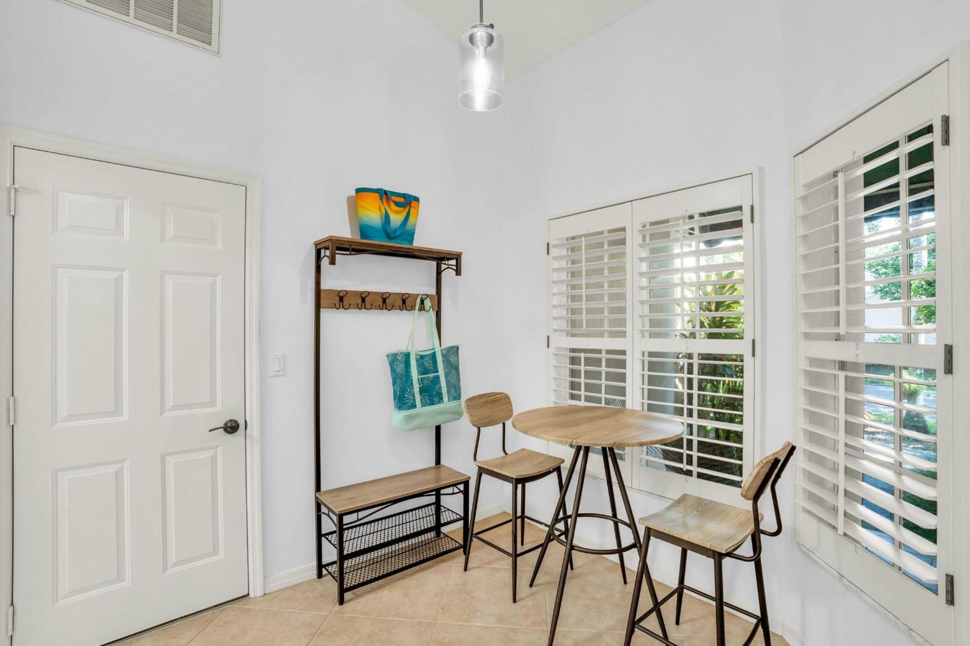 Charming With Large Lanai In Lakeside Of * Naples