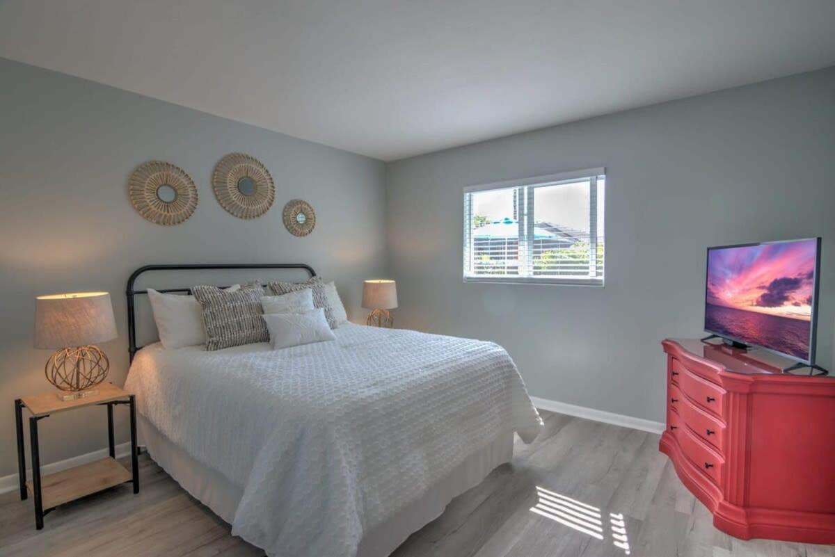 Bliss Upscale Haven With Pool Holiday home *