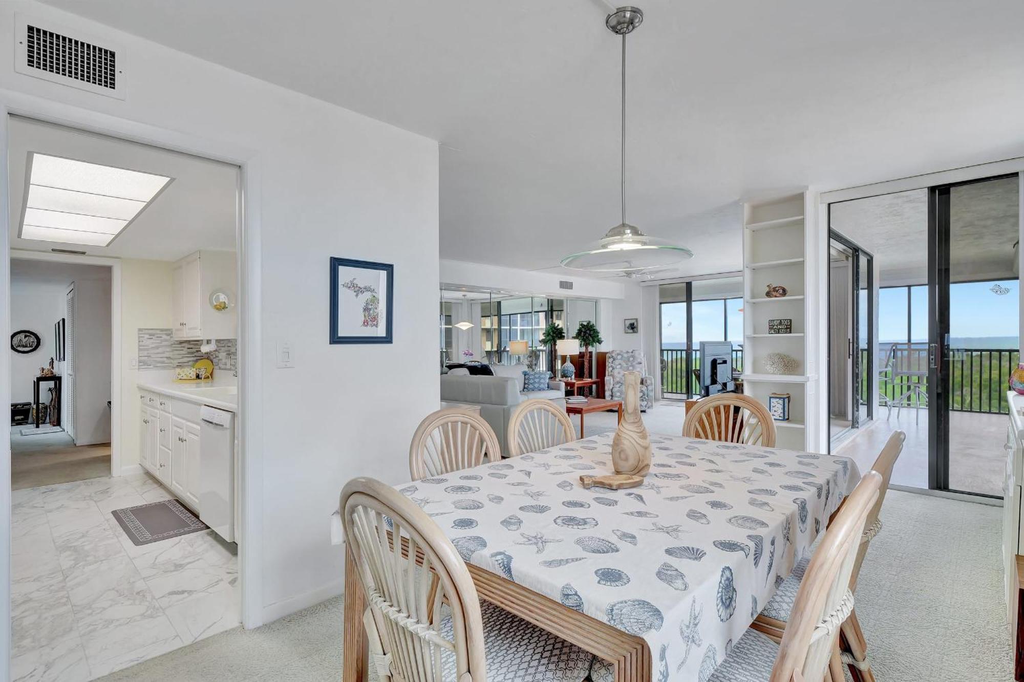 Holiday home 6th Floor End Unit -bay Side -with Gulf Views And Walk To Vanderbilt *