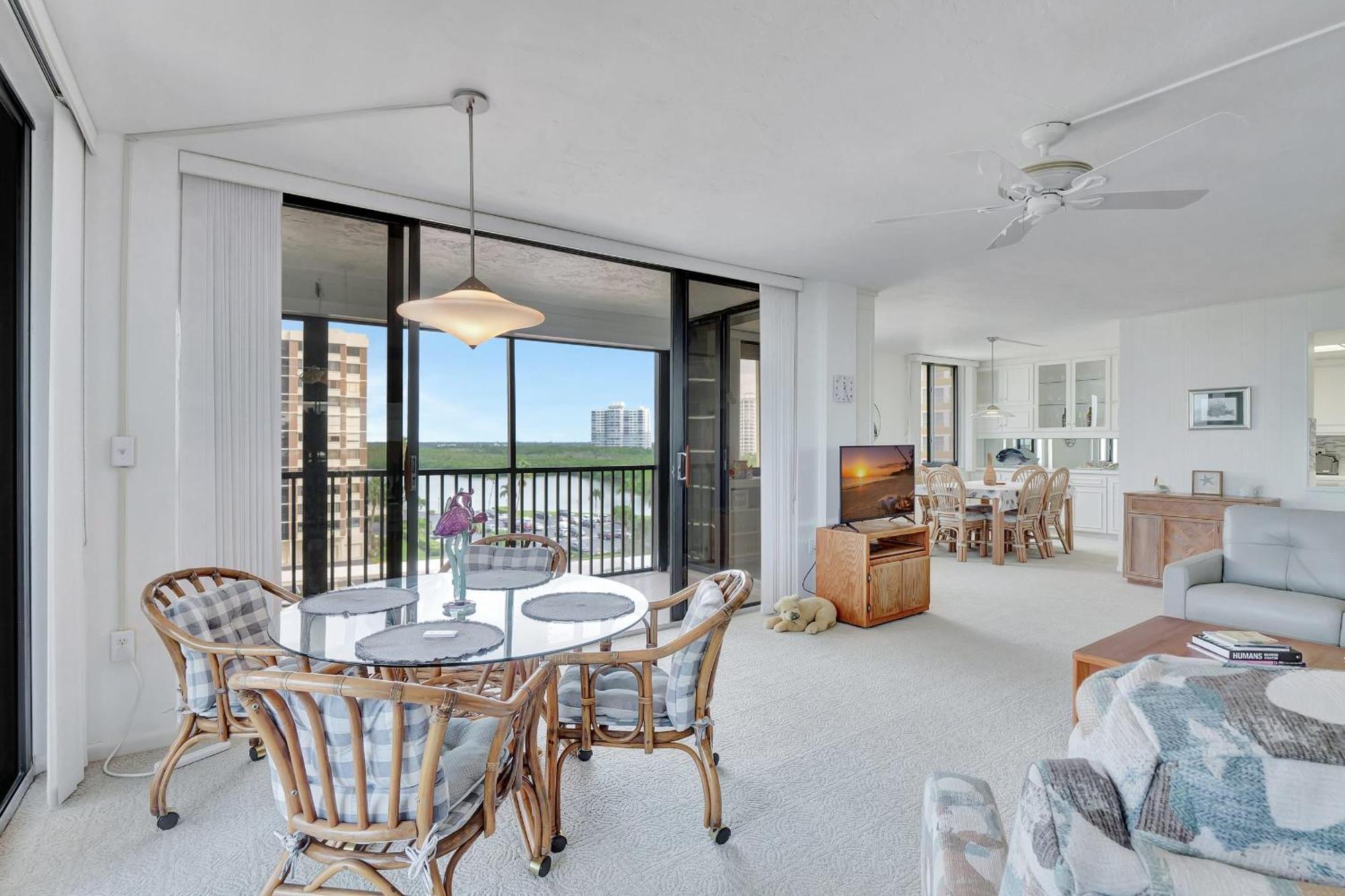 6th Floor End Unit -bay Side -with Gulf Views And Walk To Vanderbilt Holiday home *