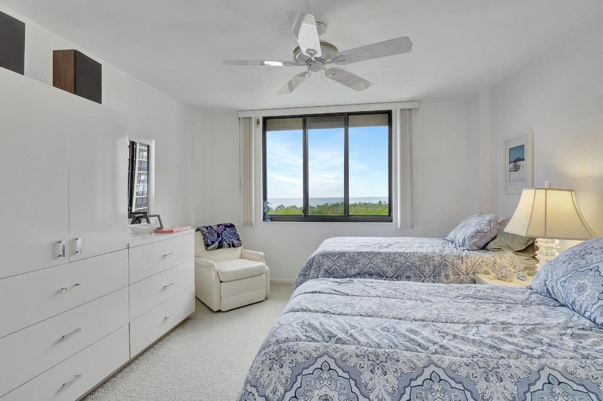 6th Floor End Unit -bay Side -with Gulf Views And Walk To Vanderbilt * Naples