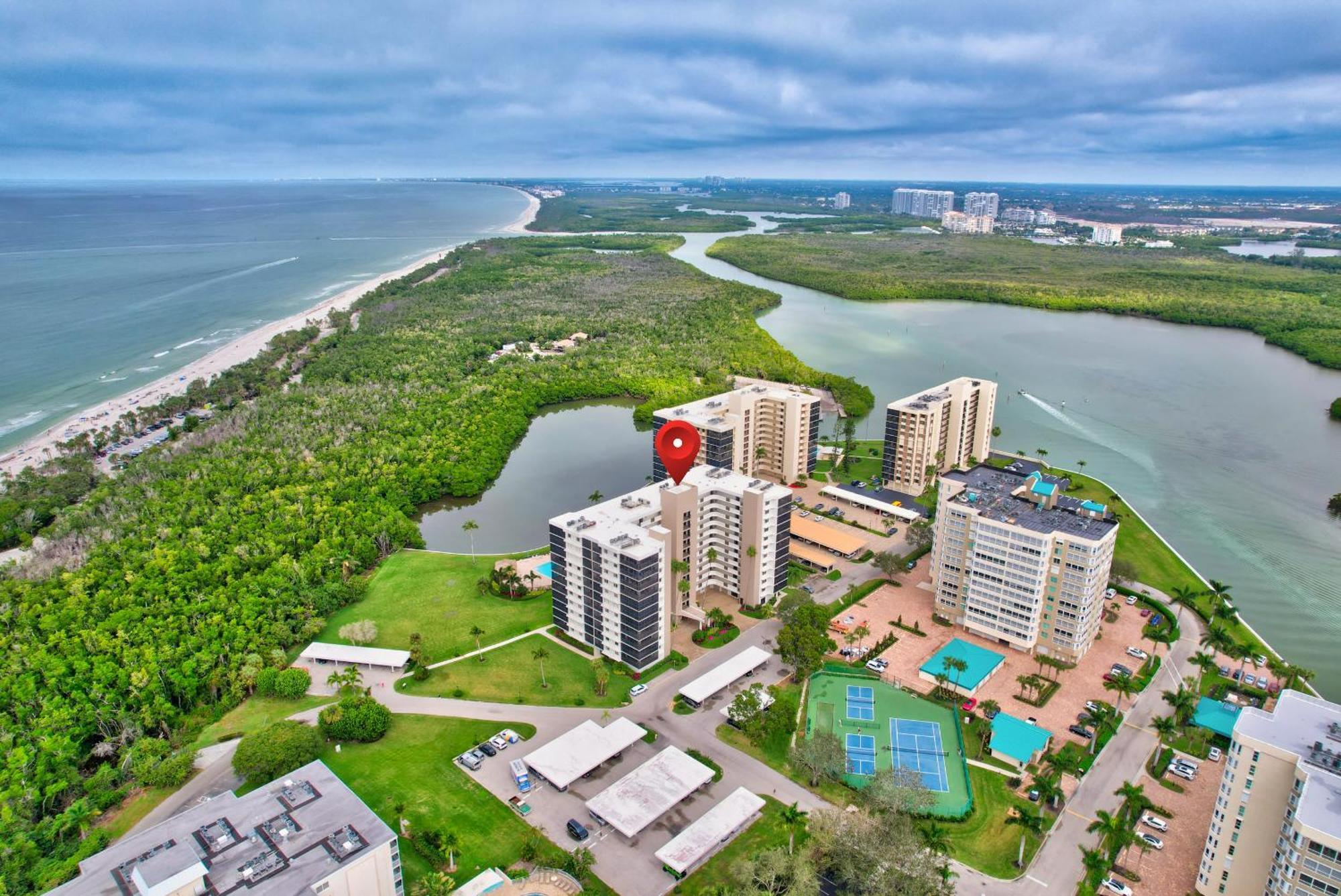 6th Floor End Unit -bay Side -with Gulf Views And Walk To Vanderbilt * Naples