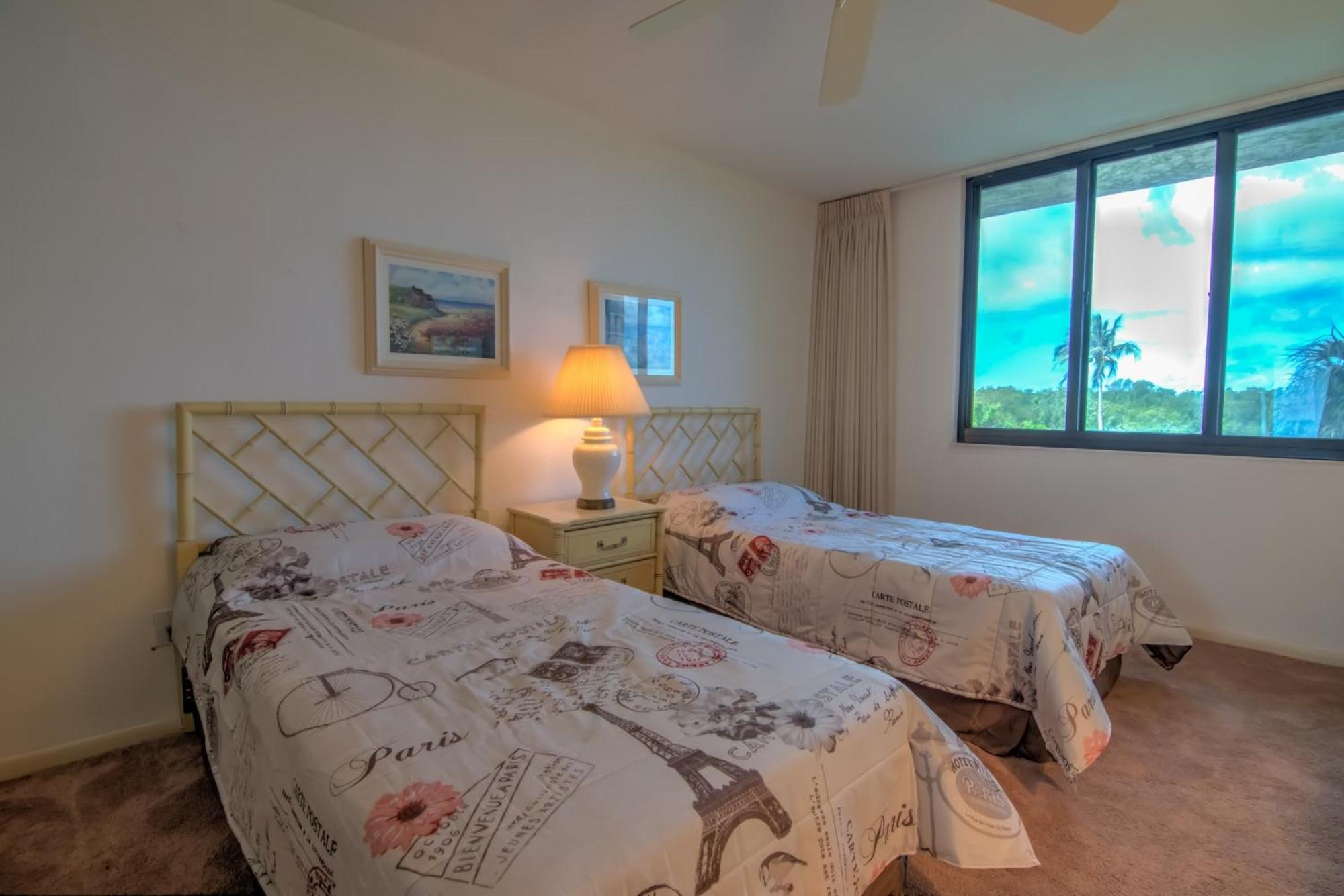 Walk To The And Enjoy Spectacular Views From 3 Bedroom * Naples