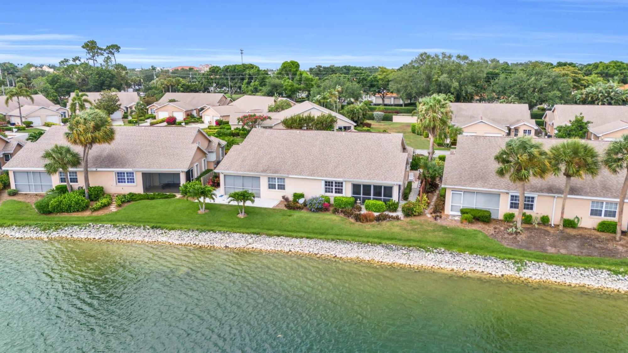 View With A 1 Car Garage 2 Bedrooms In Lakeside Of Fl Villa