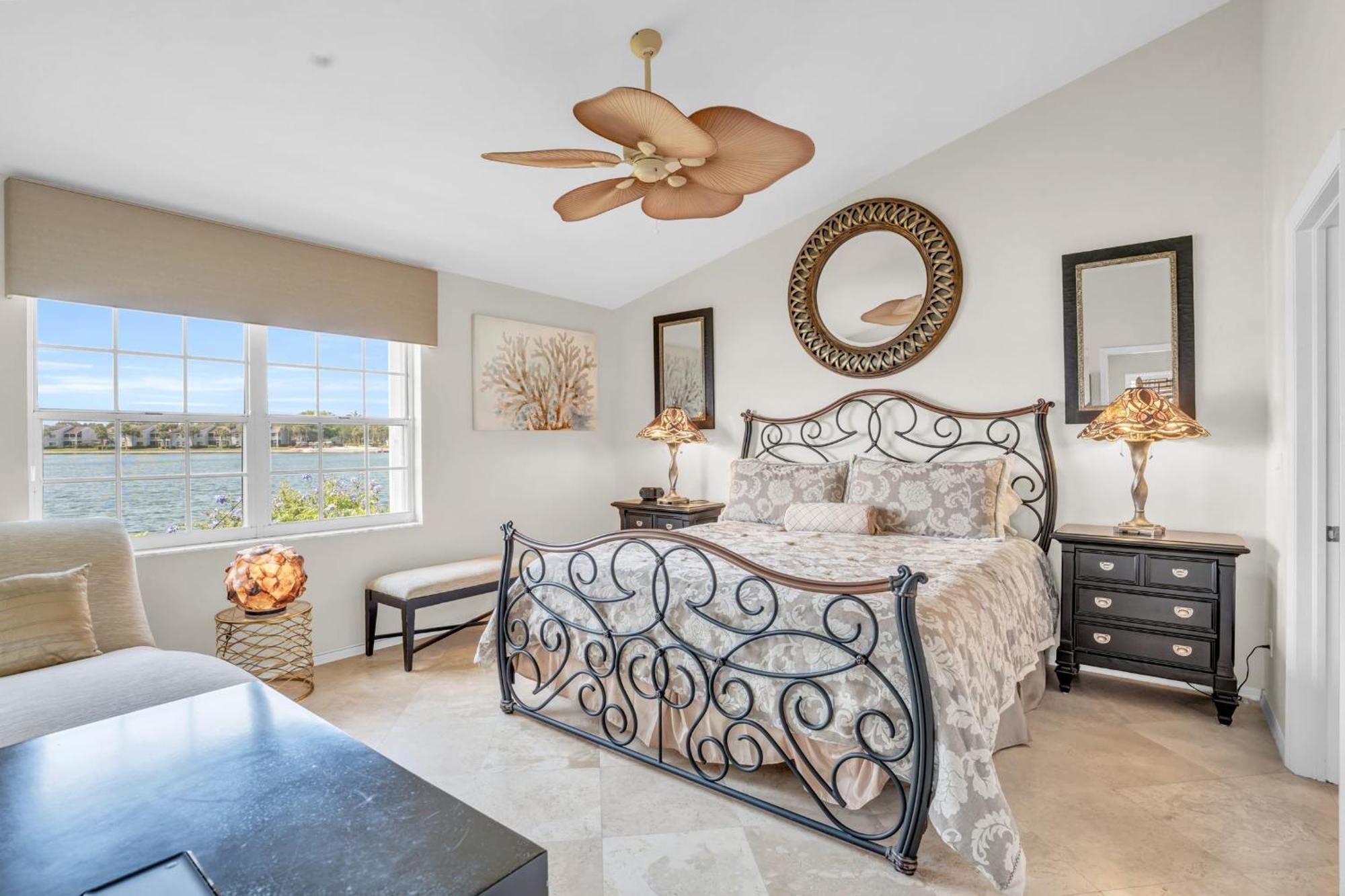 View With A 1 Car Garage 2 Bedrooms In Lakeside Of Fl