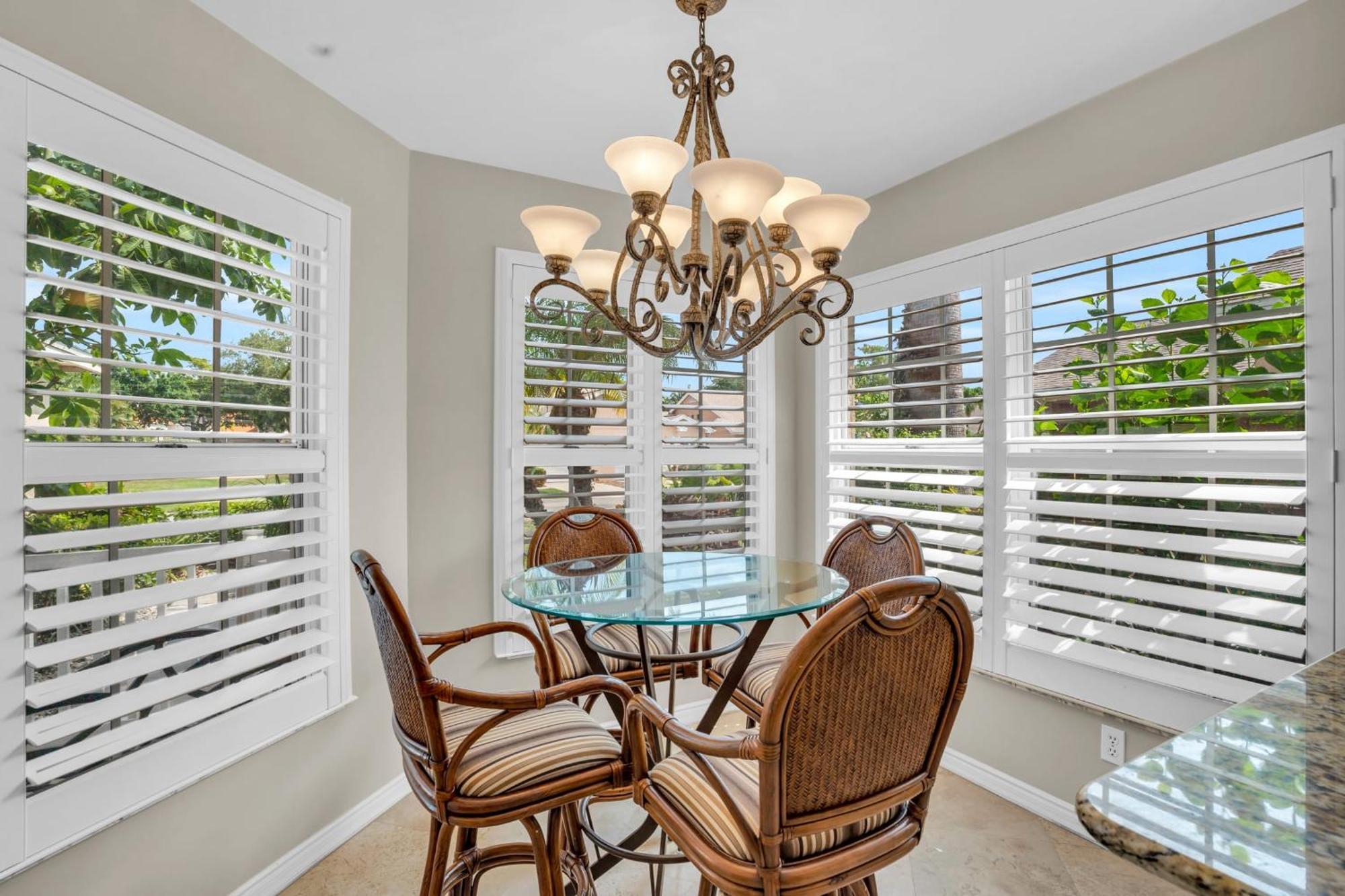 Villa View With A 1 Car Garage 2 Bedrooms In Lakeside Of Fl *