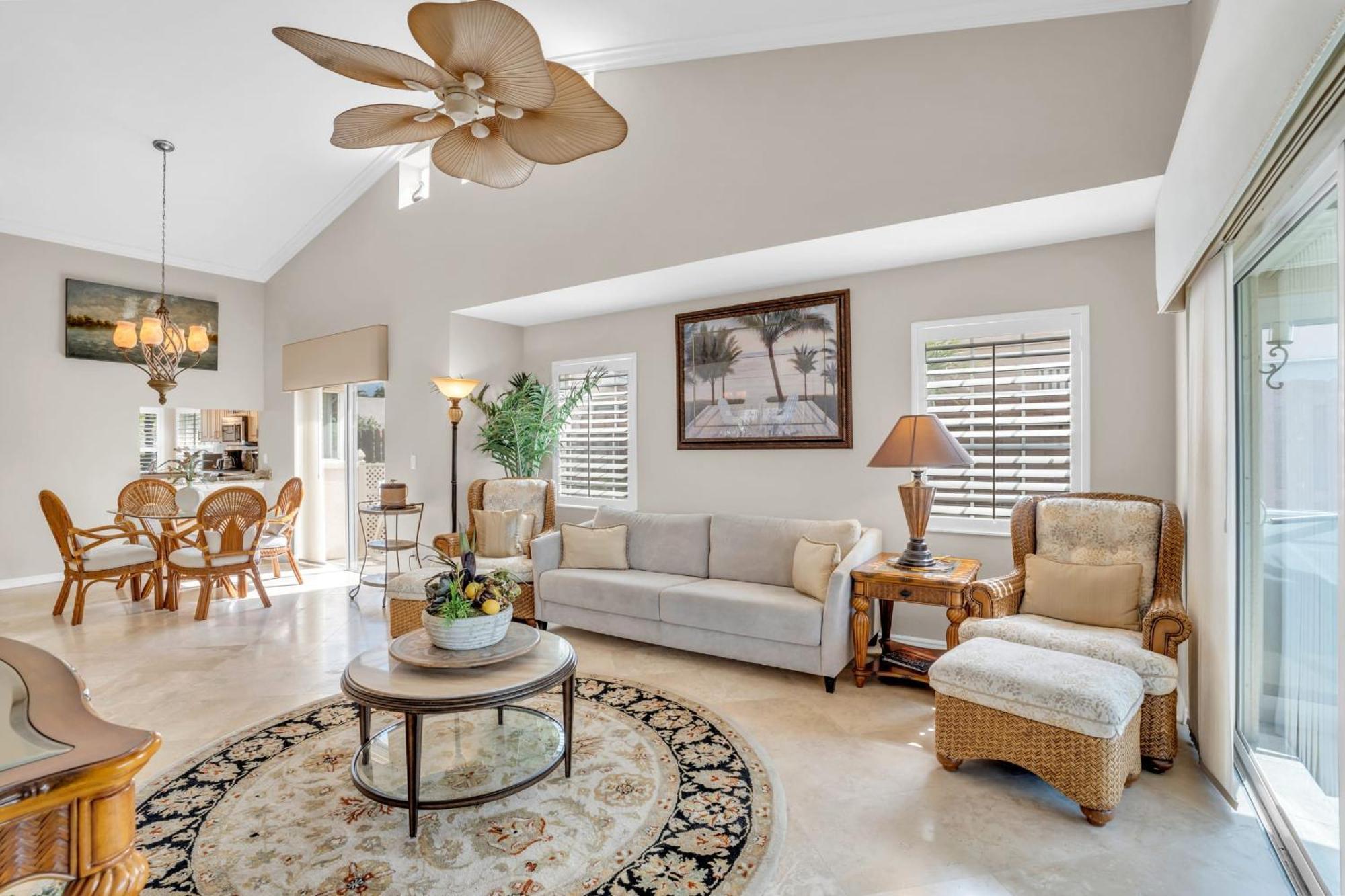 View With A 1 Car Garage 2 Bedrooms In Lakeside Of Fl Villa Naples