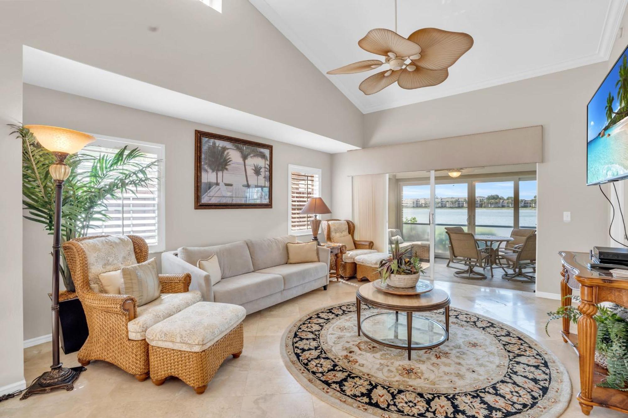 View With A 1 Car Garage 2 Bedrooms In Lakeside Of Fl Villa