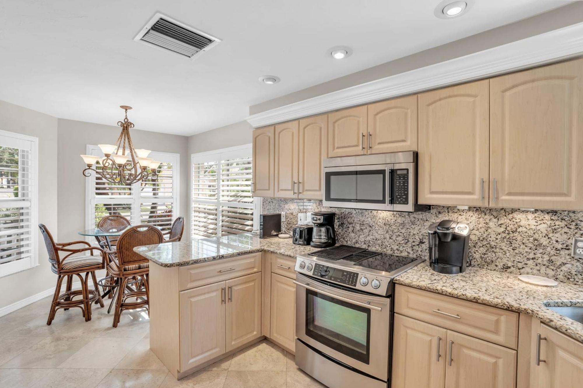View With A 1 Car Garage 2 Bedrooms In Lakeside Of Fl Villa *