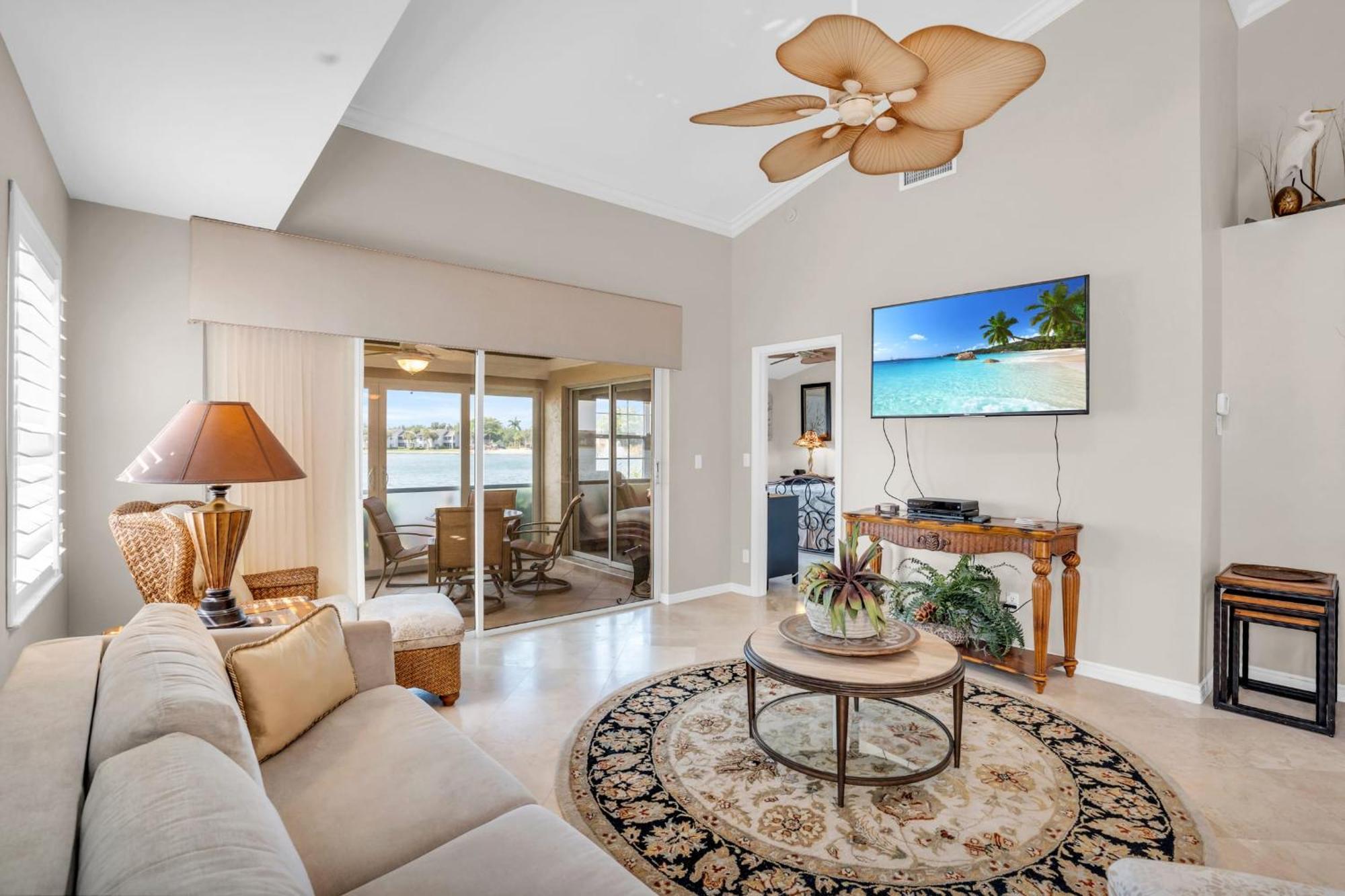 Villa View With A 1 Car Garage 2 Bedrooms In Lakeside Of Fl *