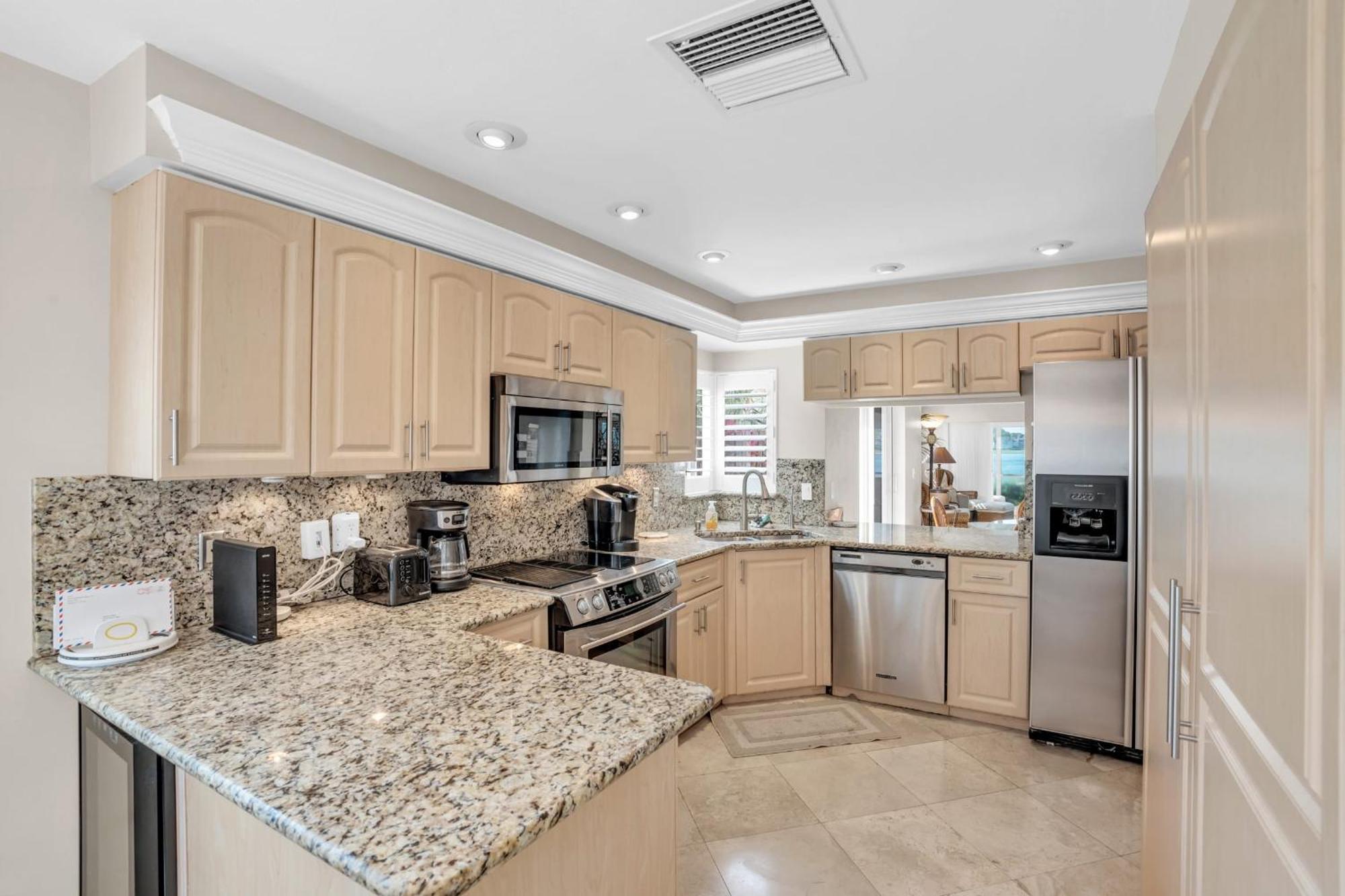 View With A 1 Car Garage 2 Bedrooms In Lakeside Of Fl