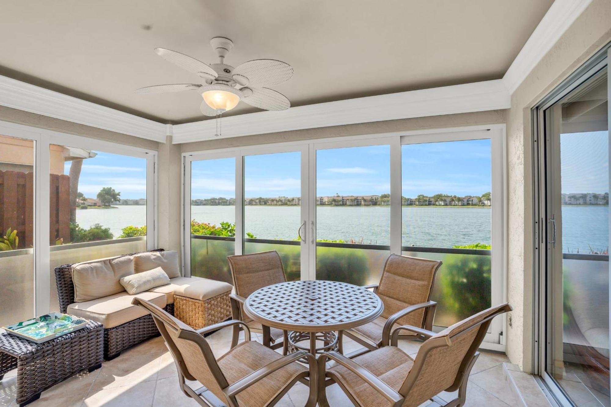 Villa View With A 1 Car Garage 2 Bedrooms In Lakeside Of Fl *