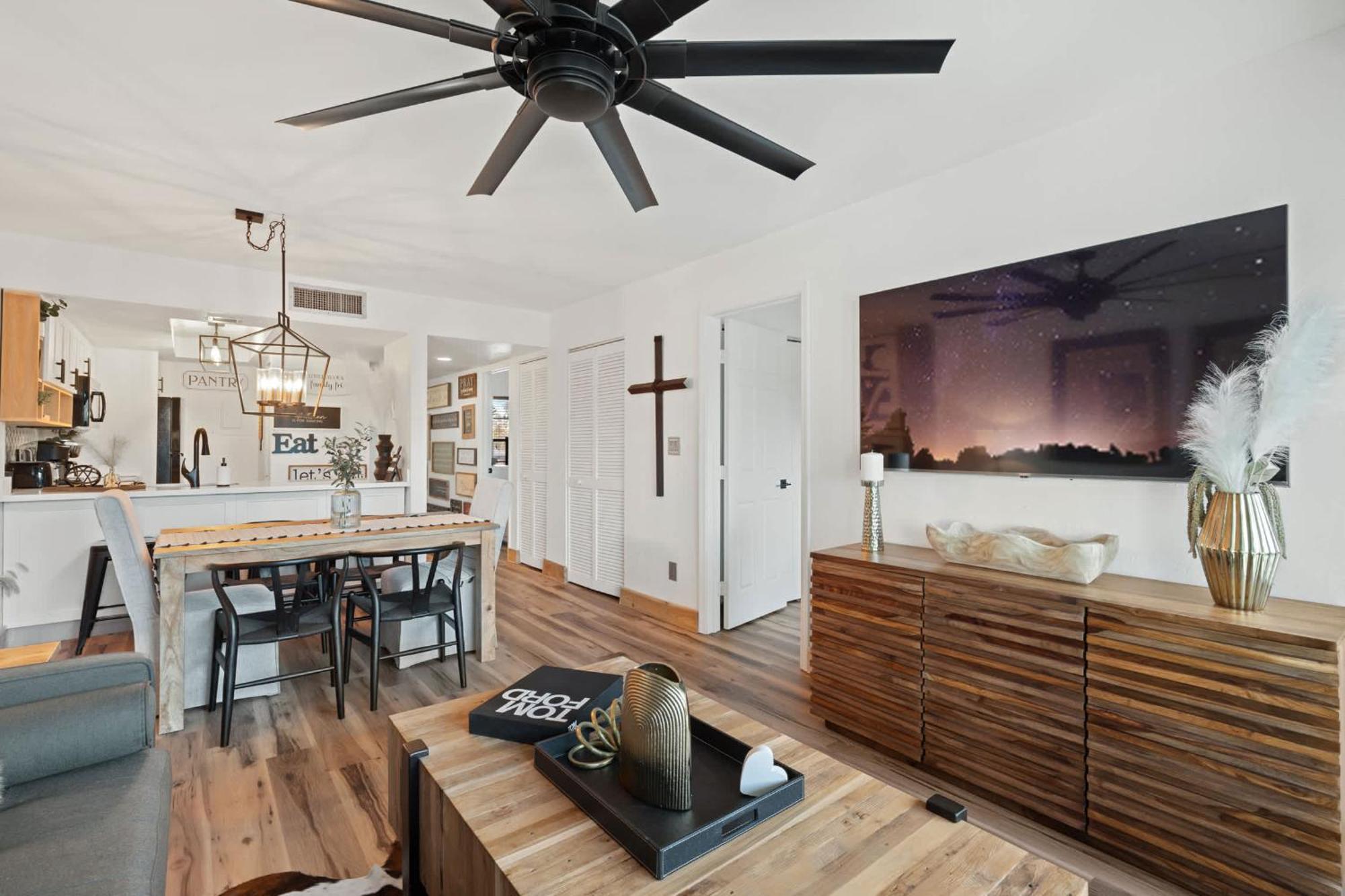 Spend Your Vacation In Luxury With Pool Views #243 Naples