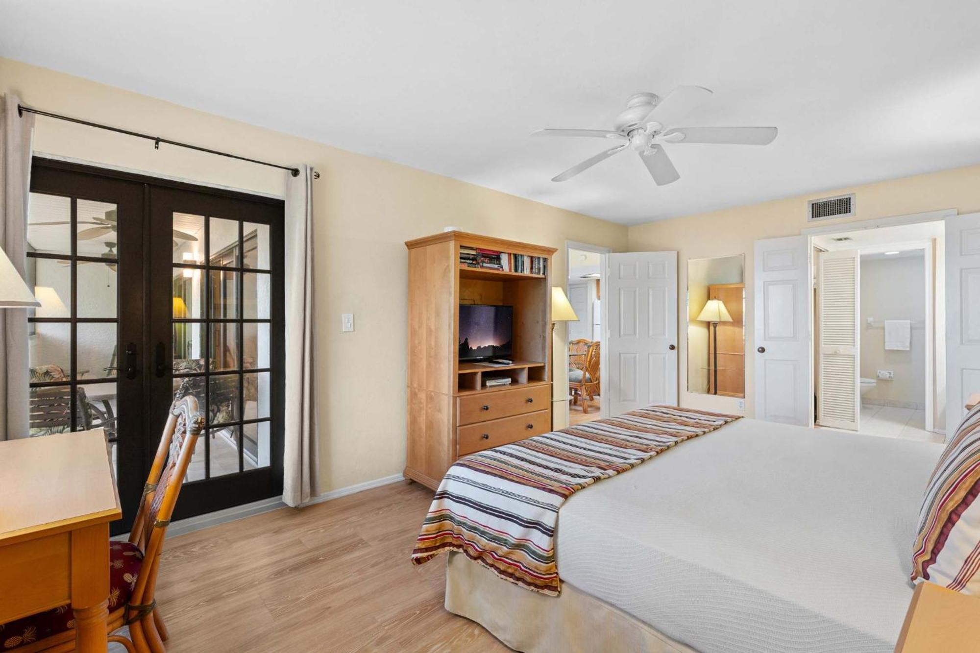 Scenic Views From 3rd Floor Deluxe #334 * Naples
