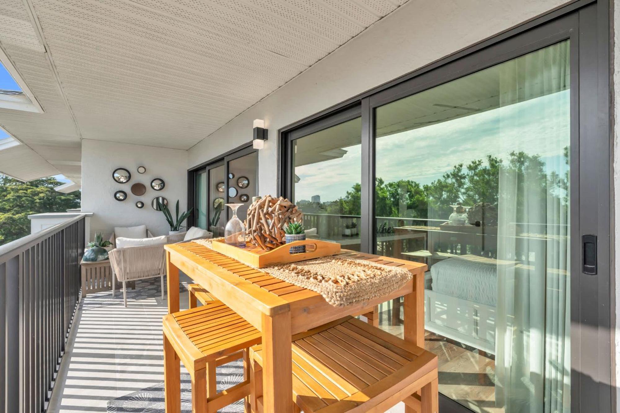 Remodeled 2br Luxury With Views * Naples
