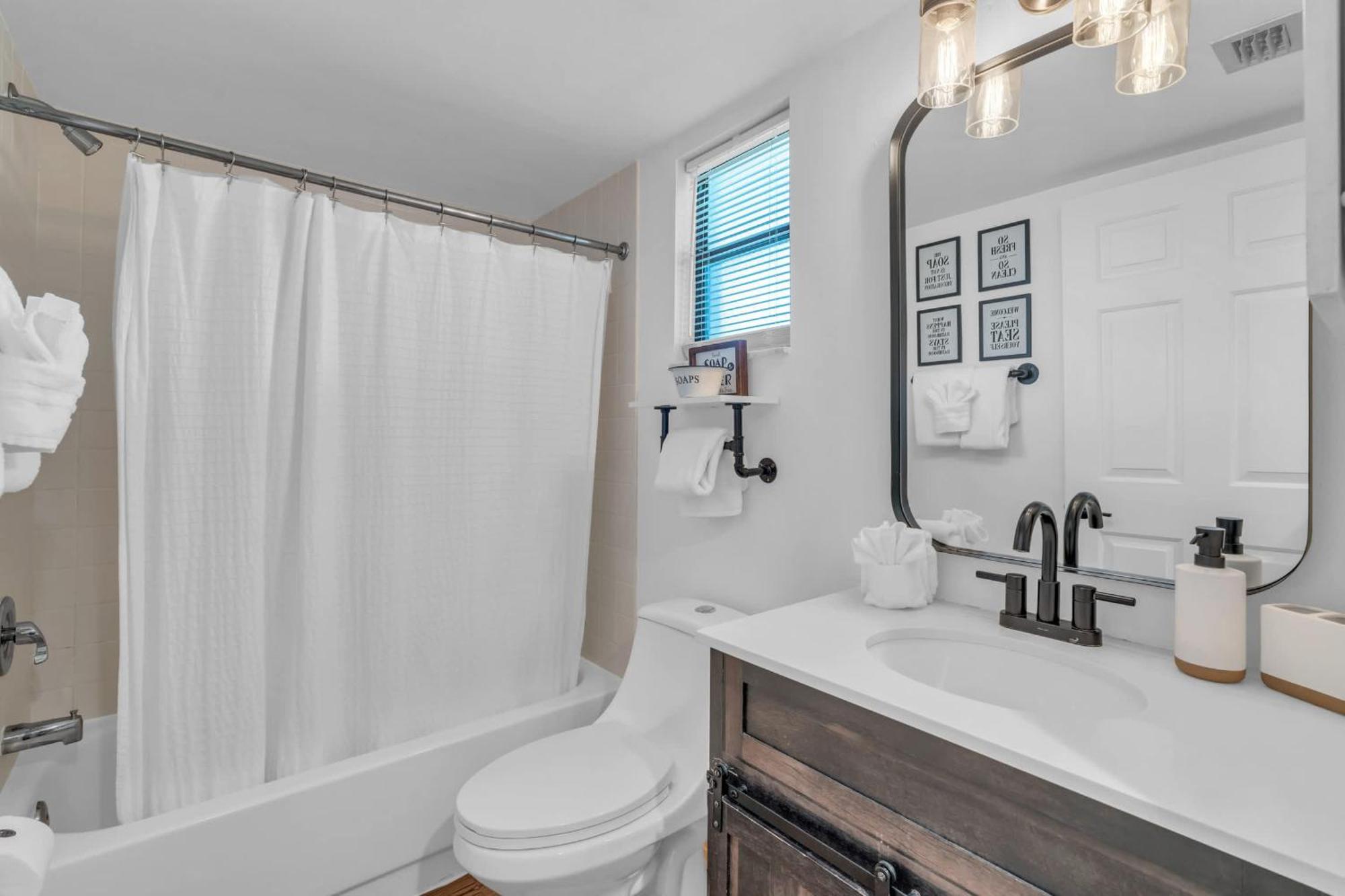 Remodeled 2br Luxury With Views *