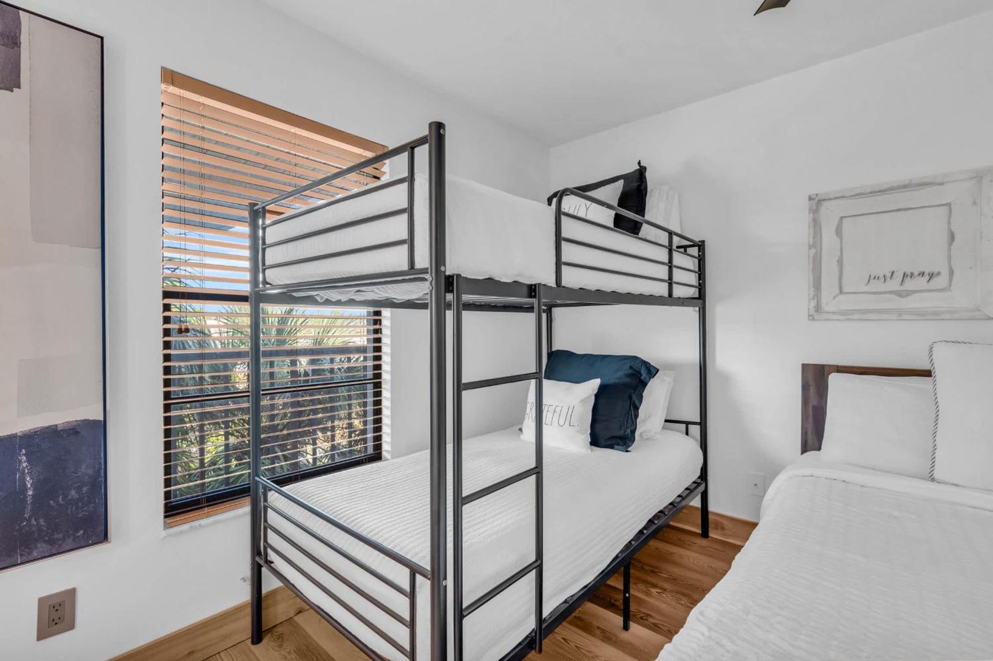 Remodeled 2br Luxury With Views Holiday home *