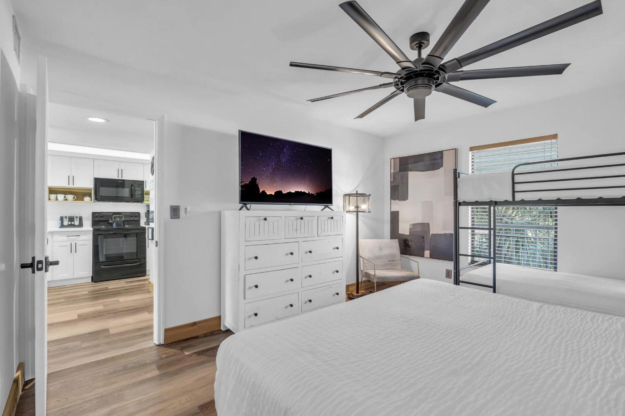 Remodeled 2br Luxury With Views