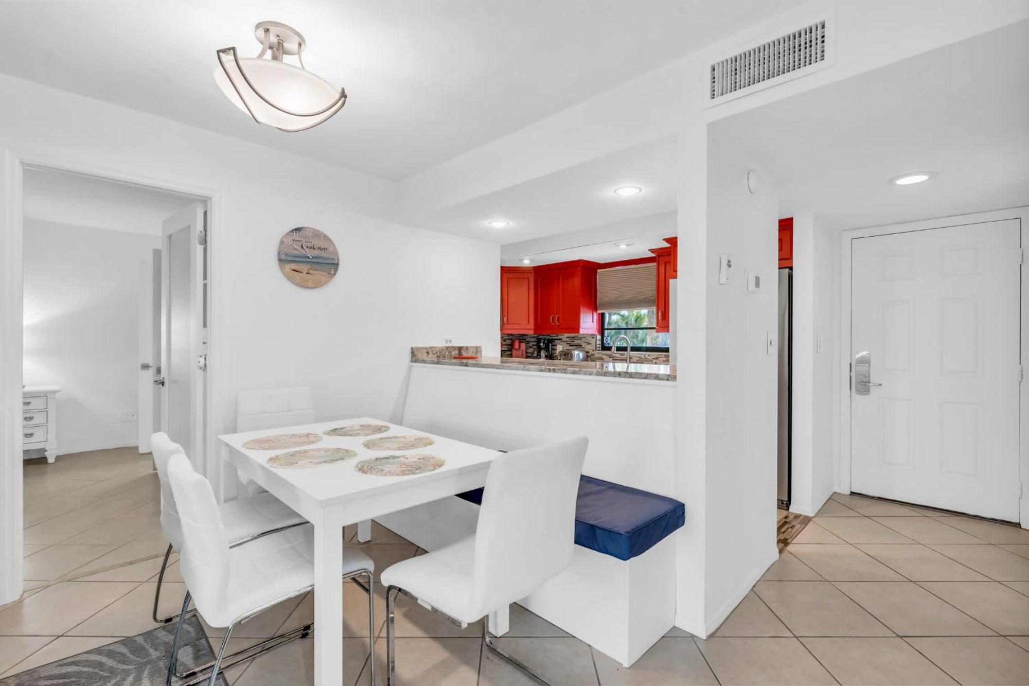 First Floor Deluxe #132 Holiday home Naples