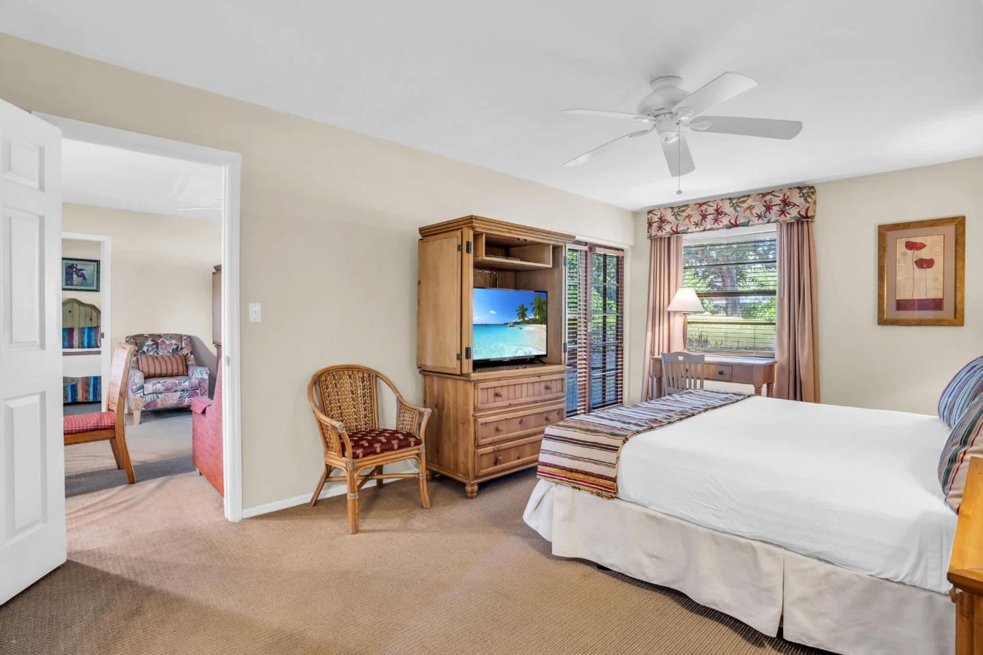 Walk From Lanai To Pool And Holiday home *