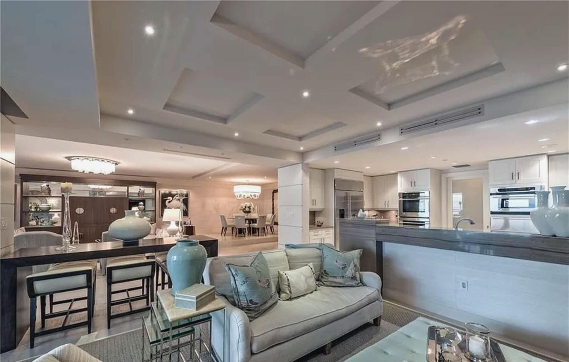 Lifestyle Stunning 3 Bedroom Beachfront Naples