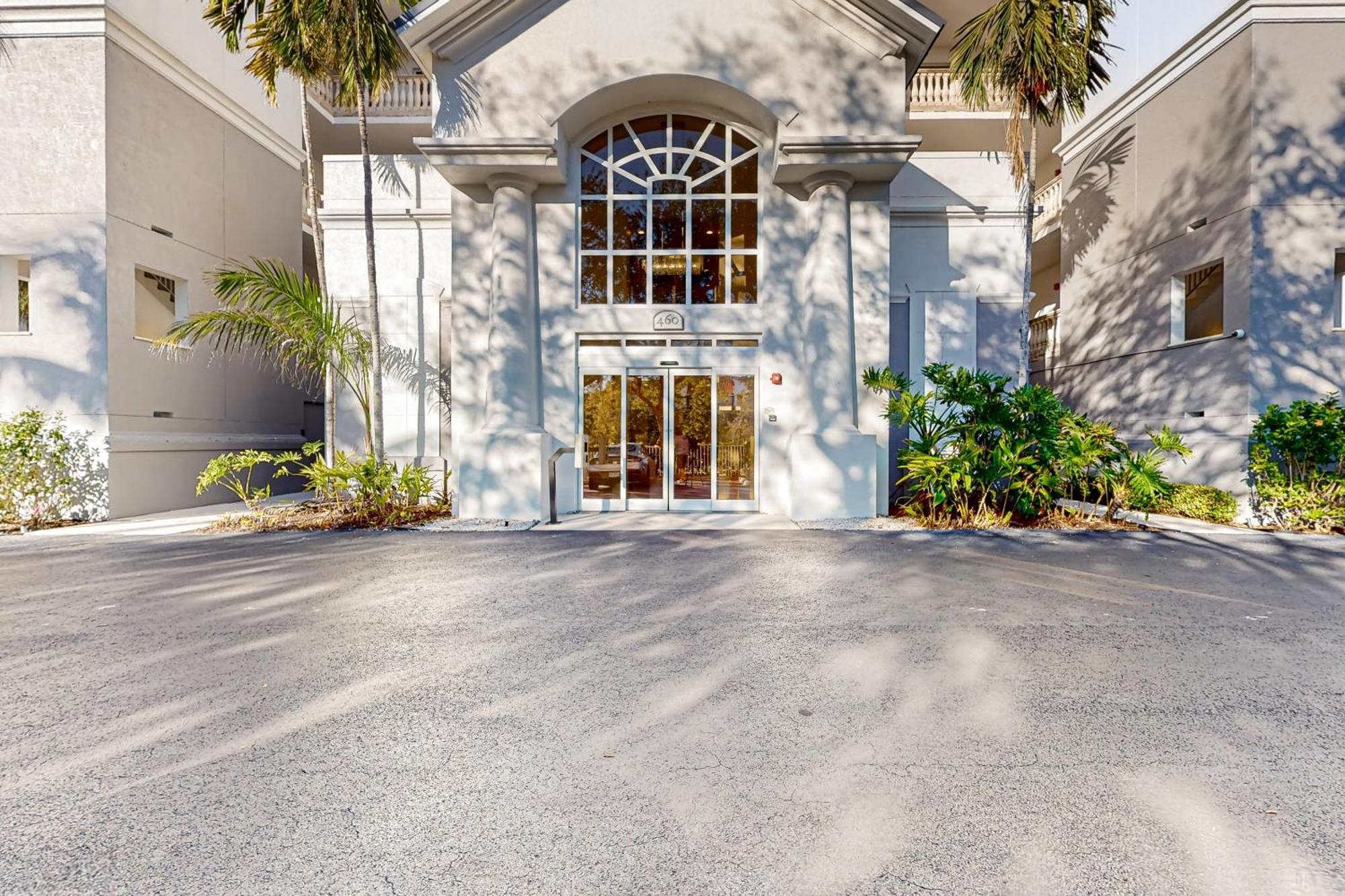 Paradise Palms Apartment *
