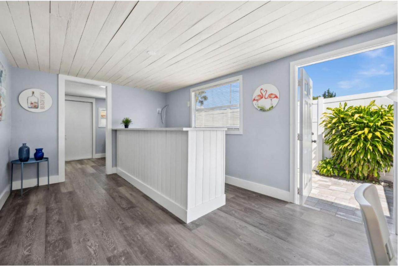Charming 2bd Waterfront In