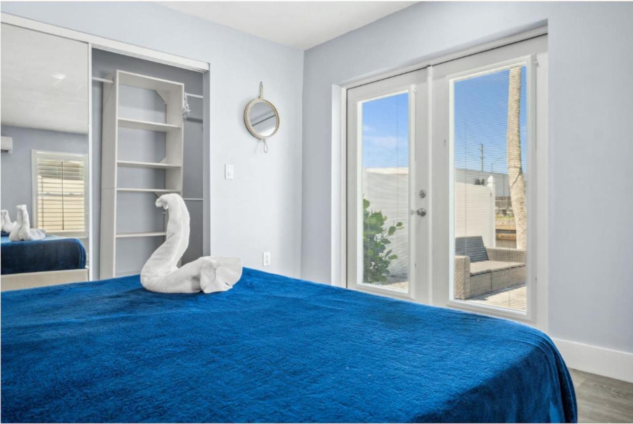 Charming 2bd Waterfront In Holiday home *