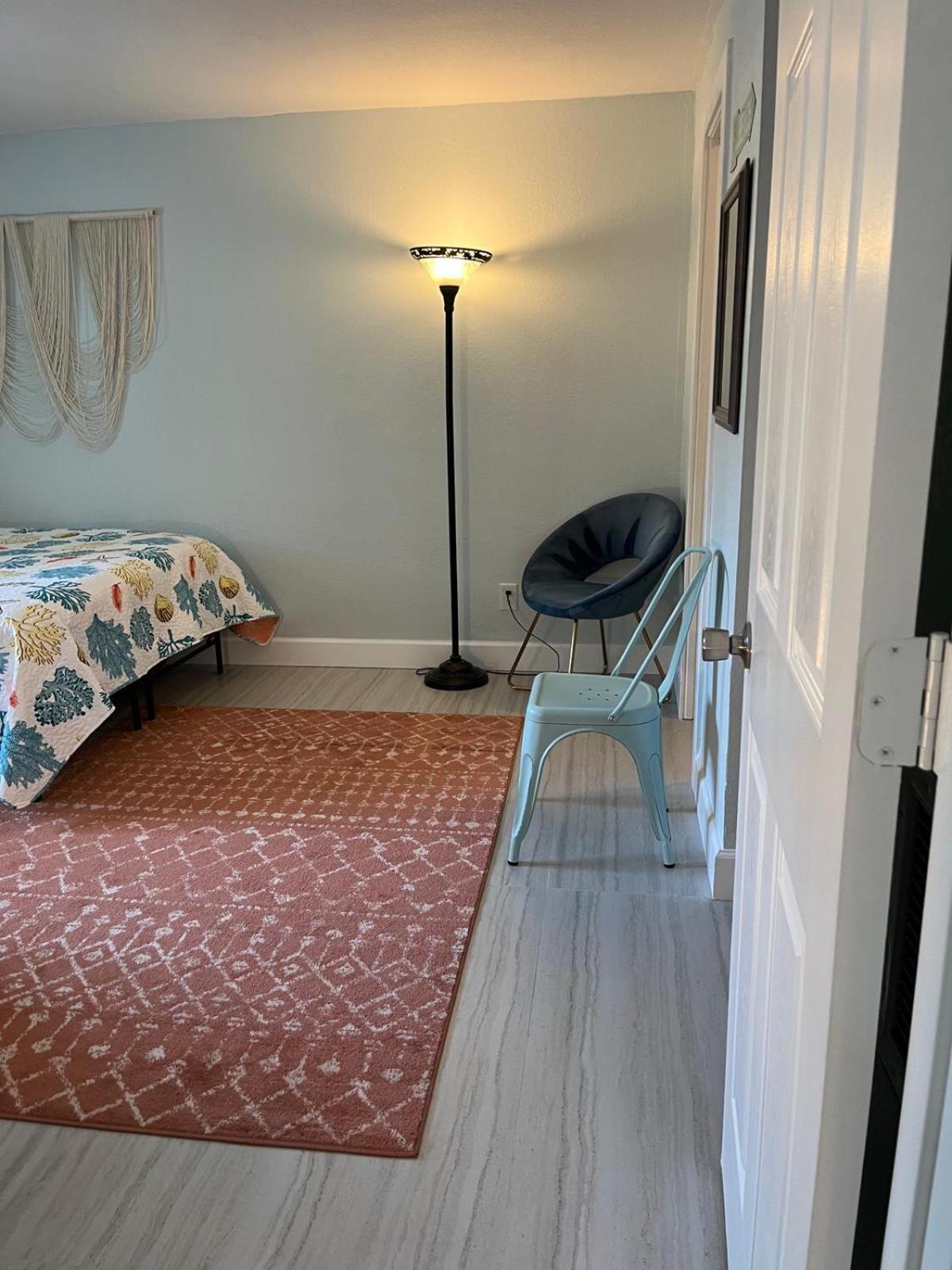 Coastal Home,walk,bike To Beach,large Fenced Yard, Large Driveway Naples