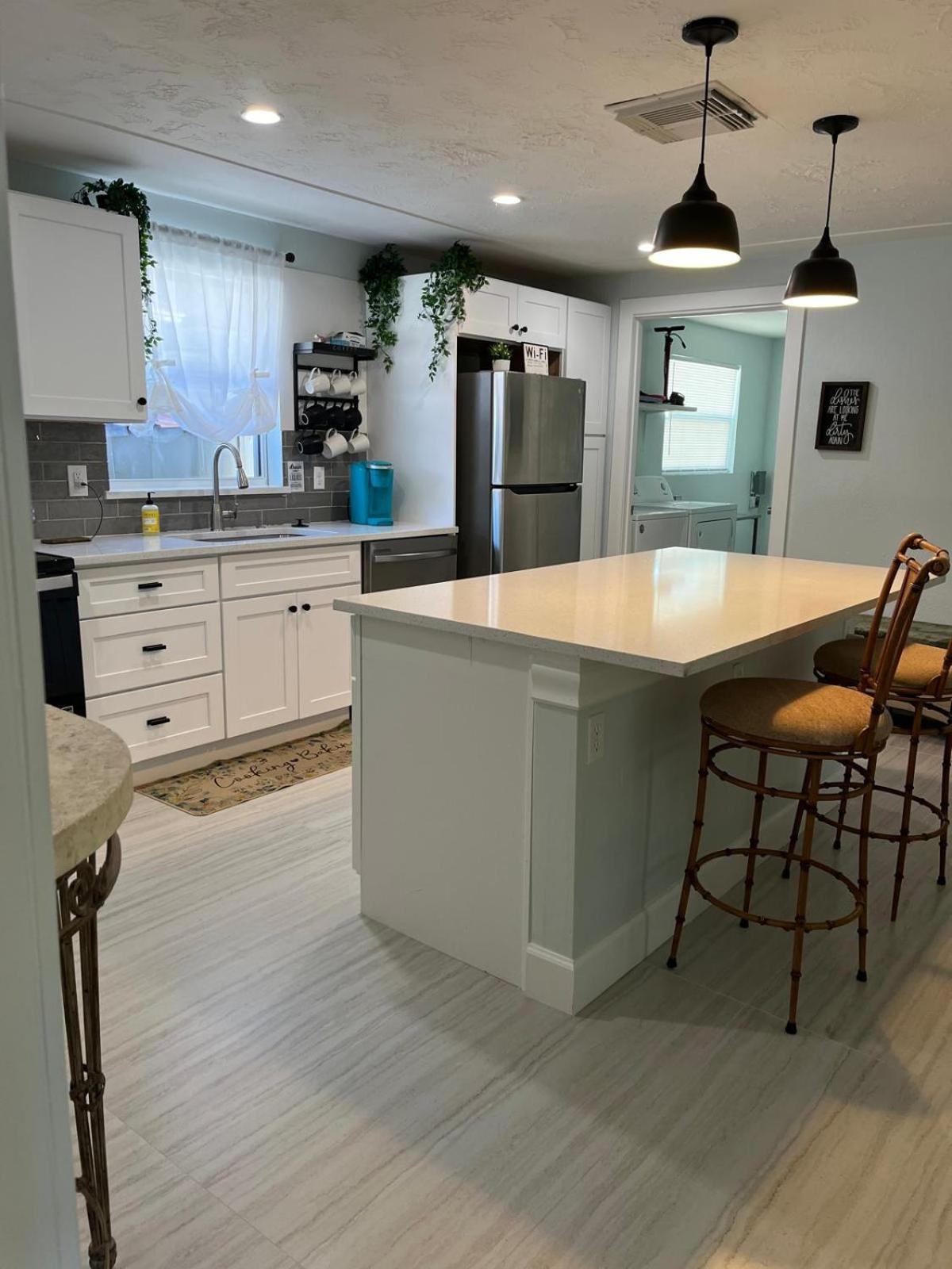 Coastal Home,walk,bike To Beach,large Fenced Yard, Large Driveway * Naples