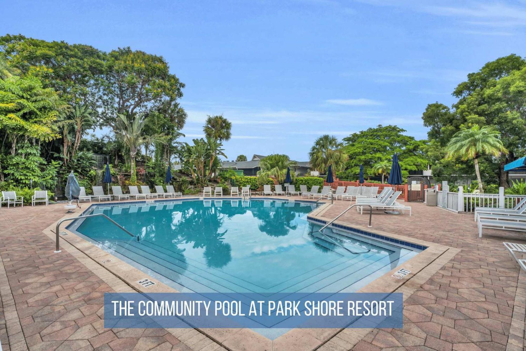 Luxury With Private Lanai Views And Close To The Pool Holiday home Naples