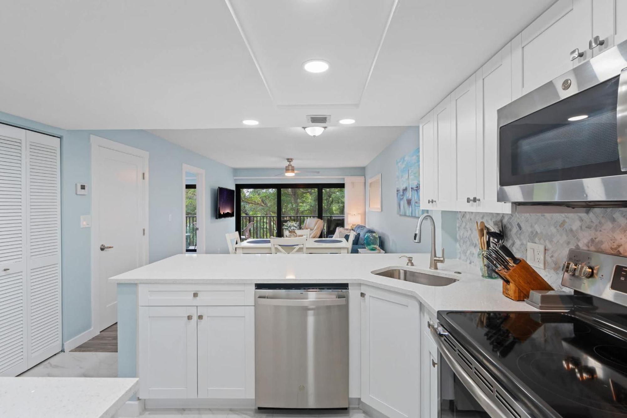 Luxury With Private Lanai Views And Close To The Pool *