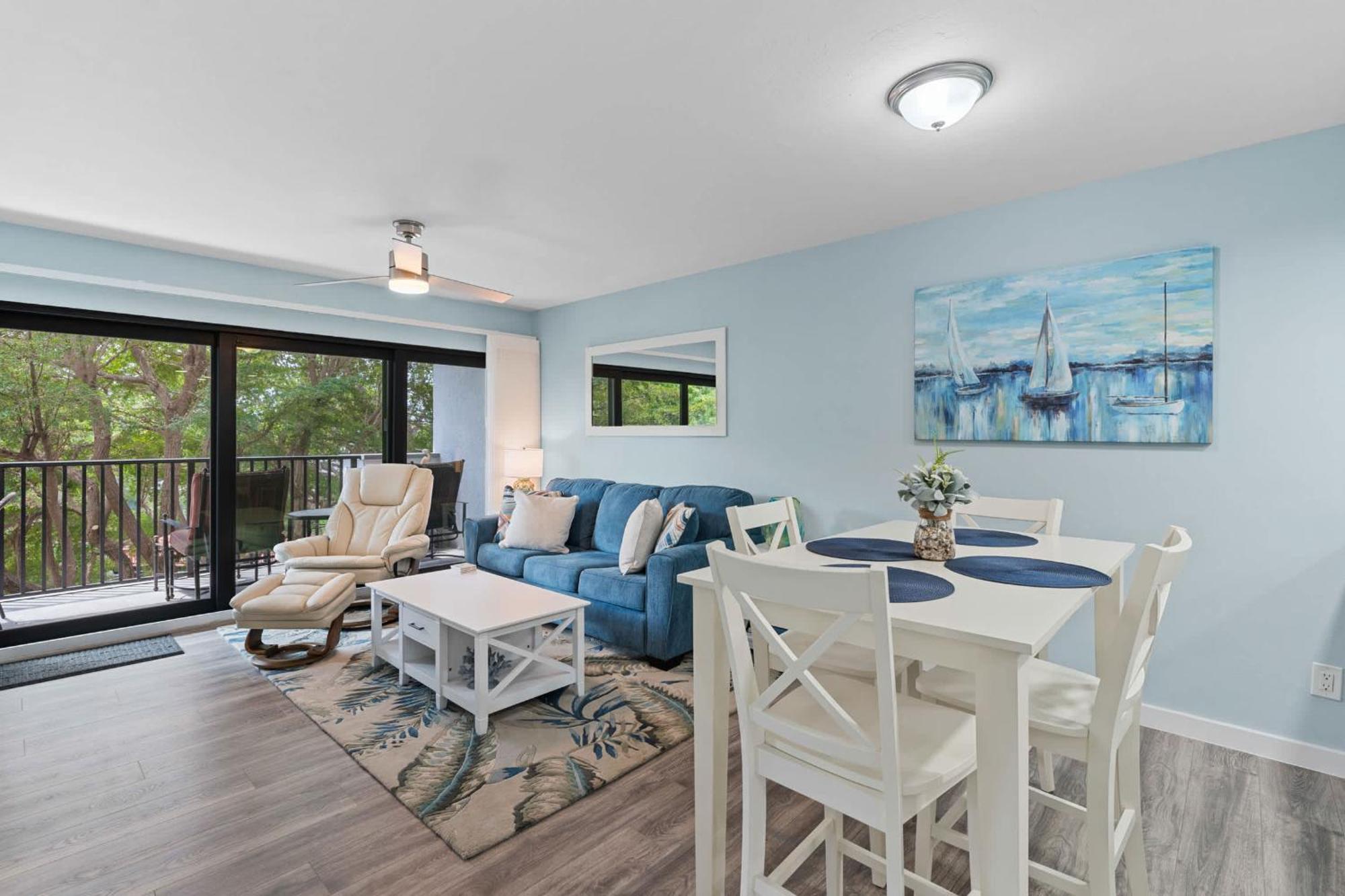 Luxury With Private Lanai Views And Close To The Pool Holiday home
