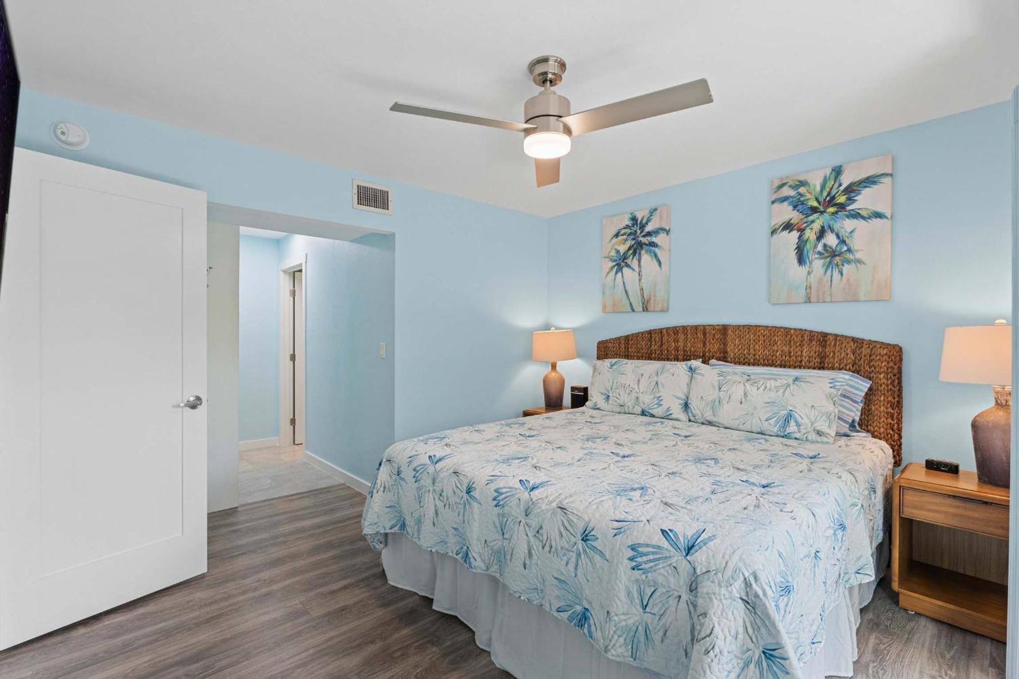 Luxury With Private Lanai Views And Close To The Pool Holiday home