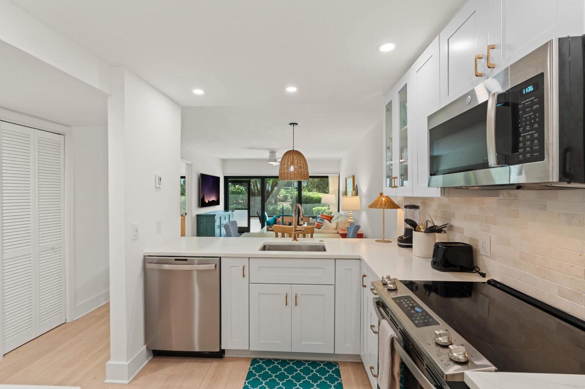 Exquisite Luxury First Floor - Easy Walk To Amenities * Naples